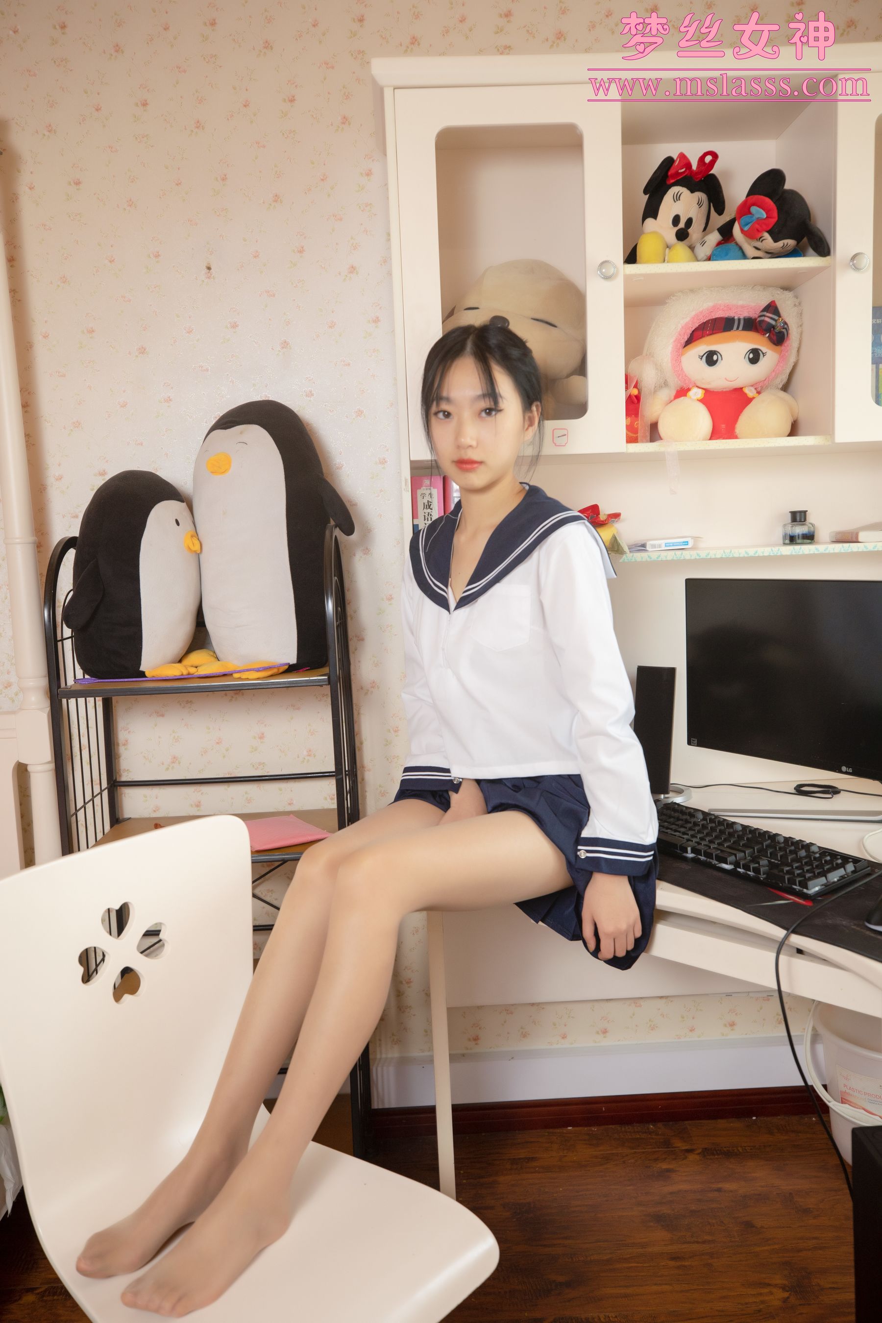 [梦丝女神MSLASS] 凌凌 靴下黑丝BY肉丝