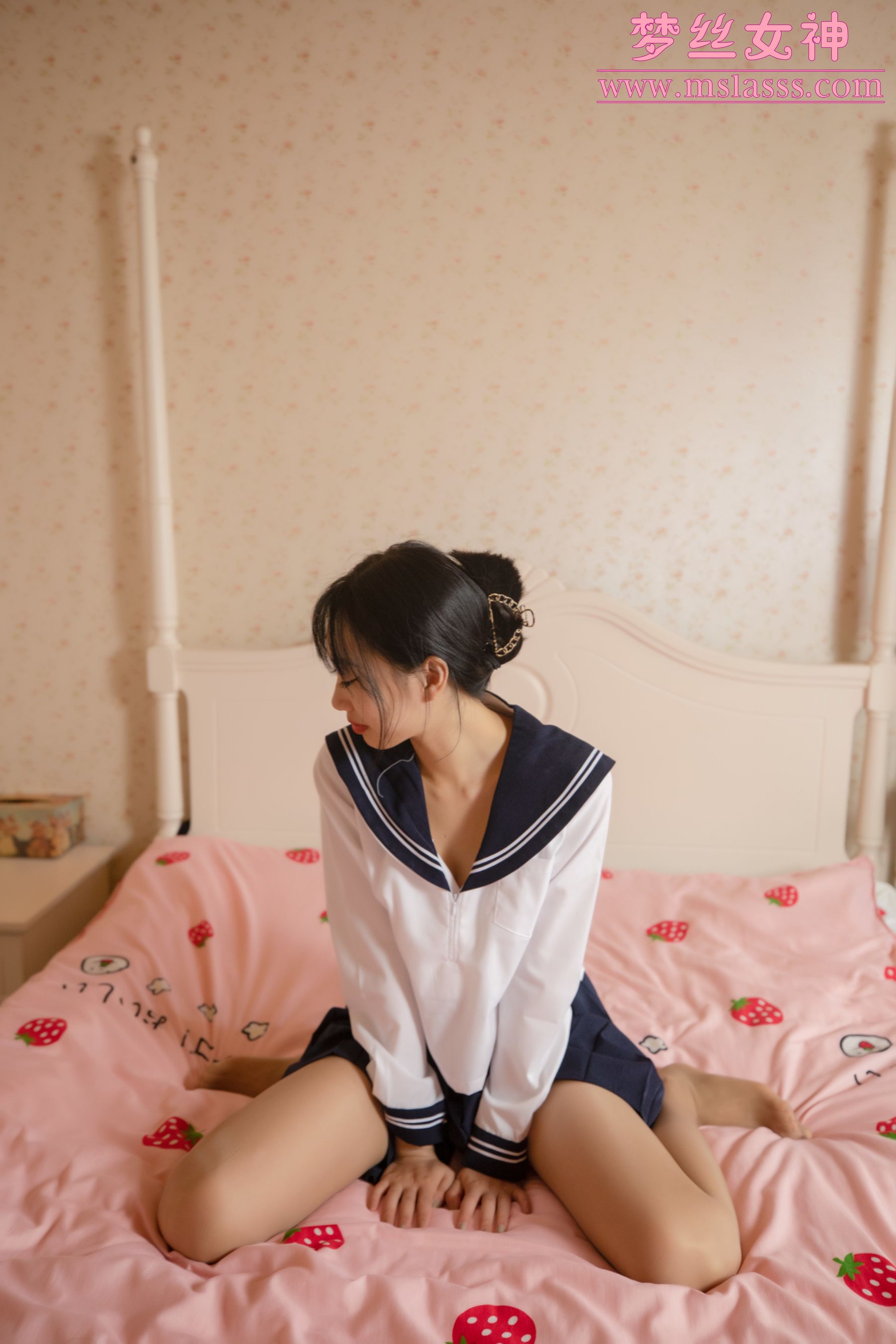 [梦丝女神MSLASS] 凌凌 靴下黑丝BY肉丝