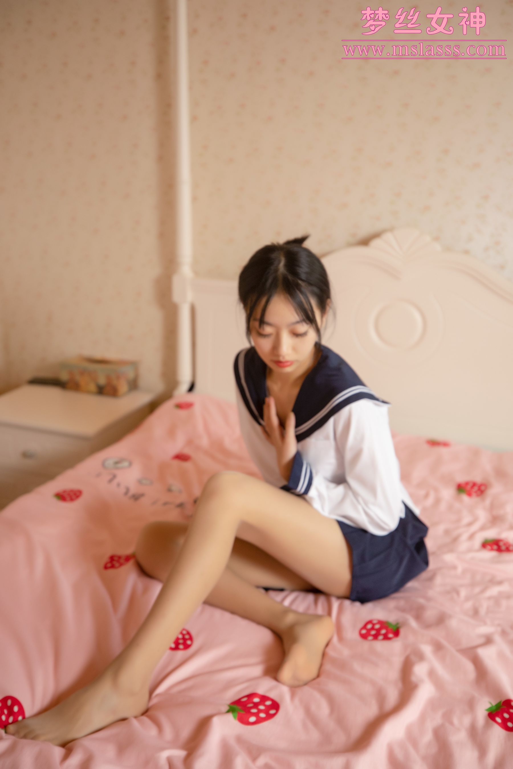 [梦丝女神MSLASS] 凌凌 靴下黑丝BY肉丝
