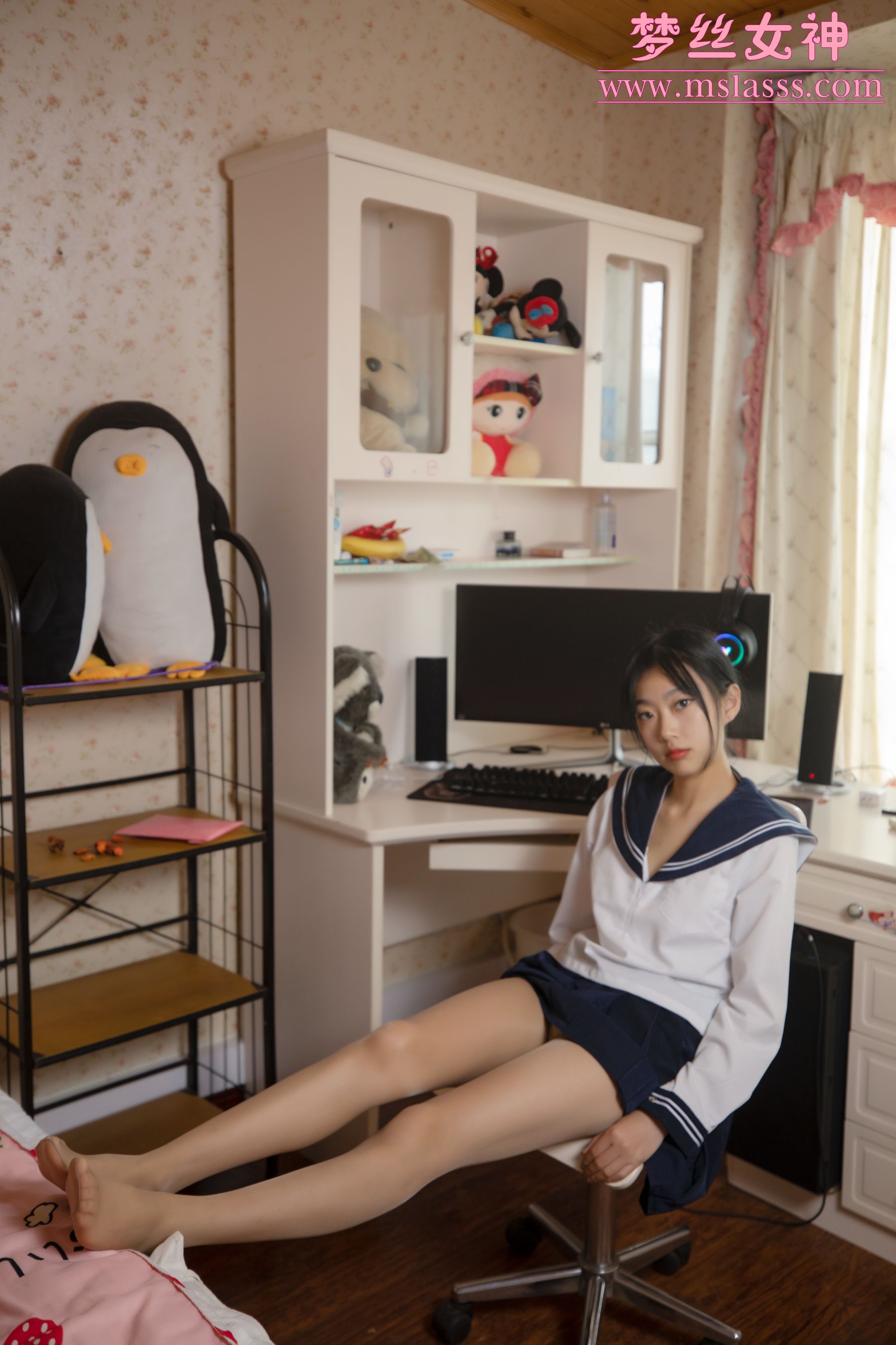 [梦丝女神MSLASS] 凌凌 靴下黑丝BY肉丝