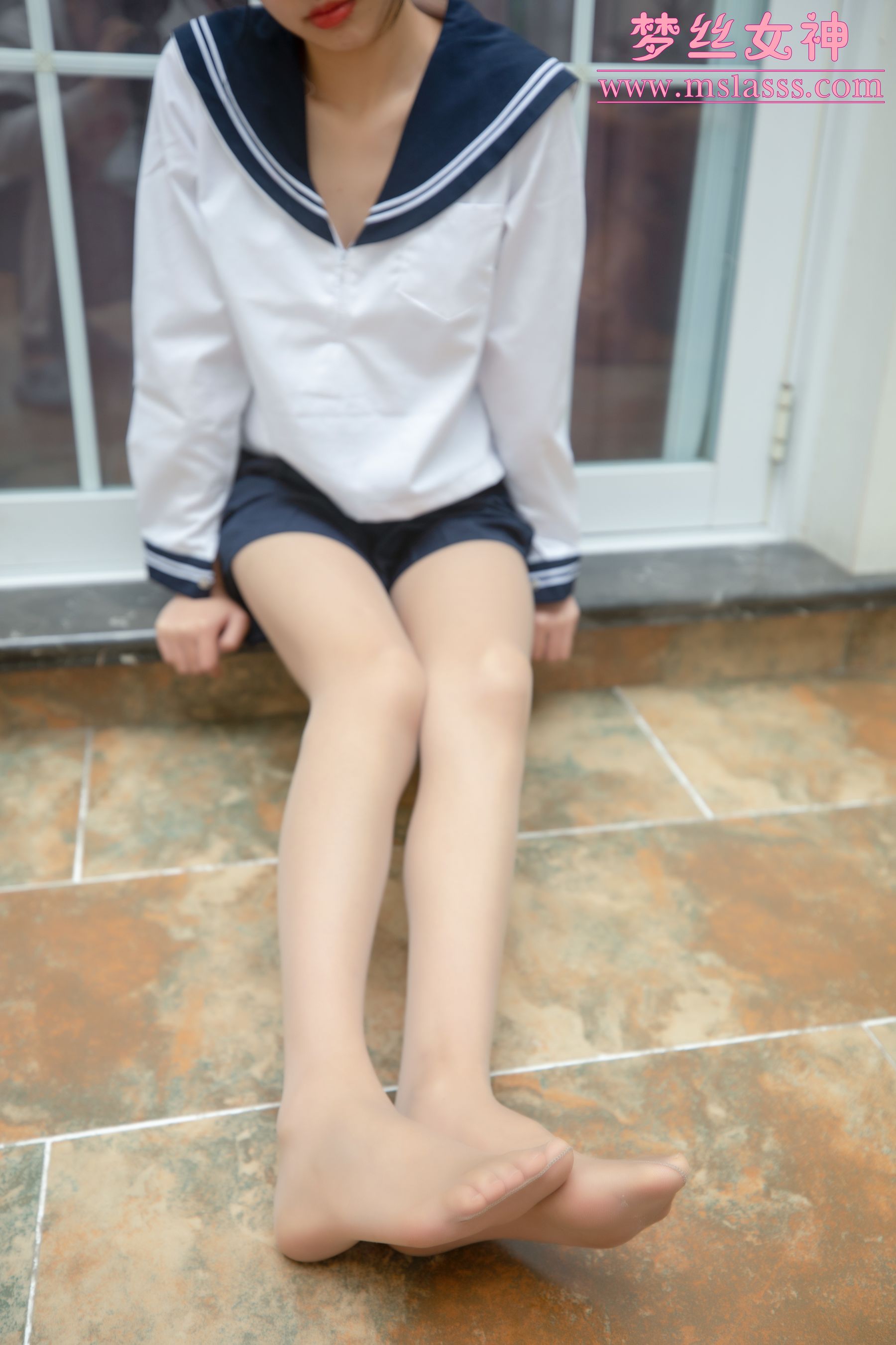 [梦丝女神MSLASS] 凌凌 靴下黑丝BY肉丝