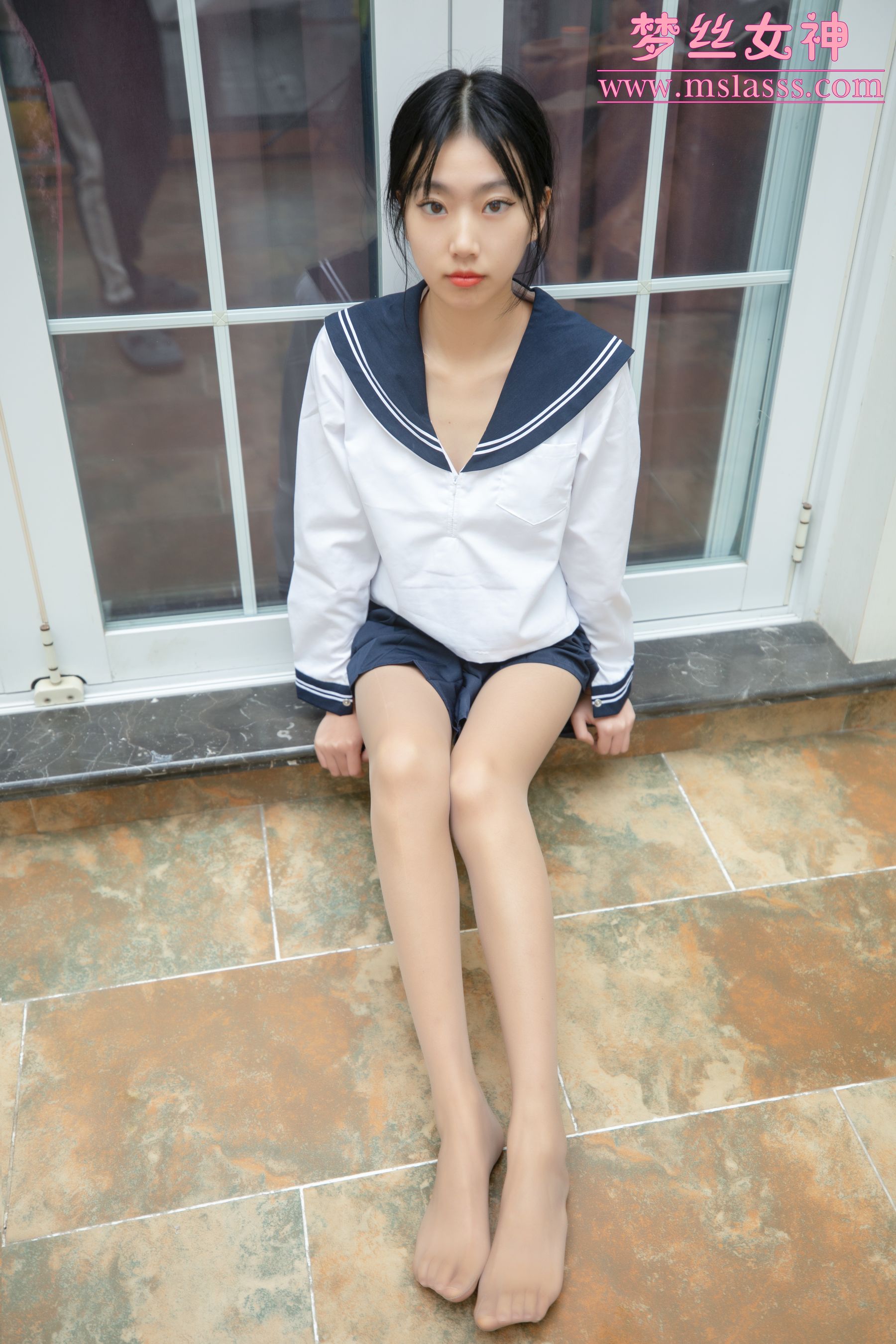[梦丝女神MSLASS] 凌凌 靴下黑丝BY肉丝