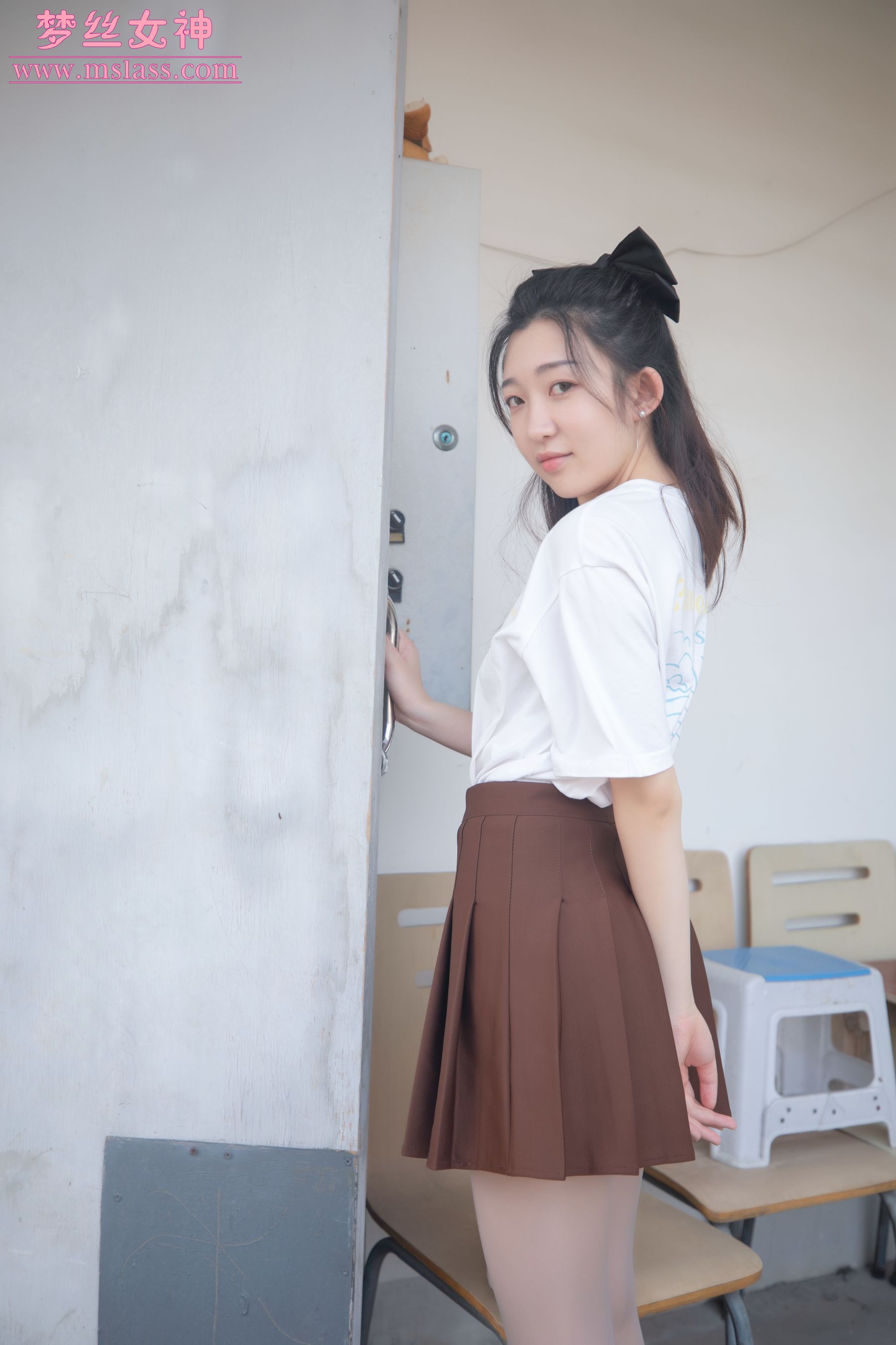 [梦丝女神MSLASS] 张小雪 丝袜JK小格调