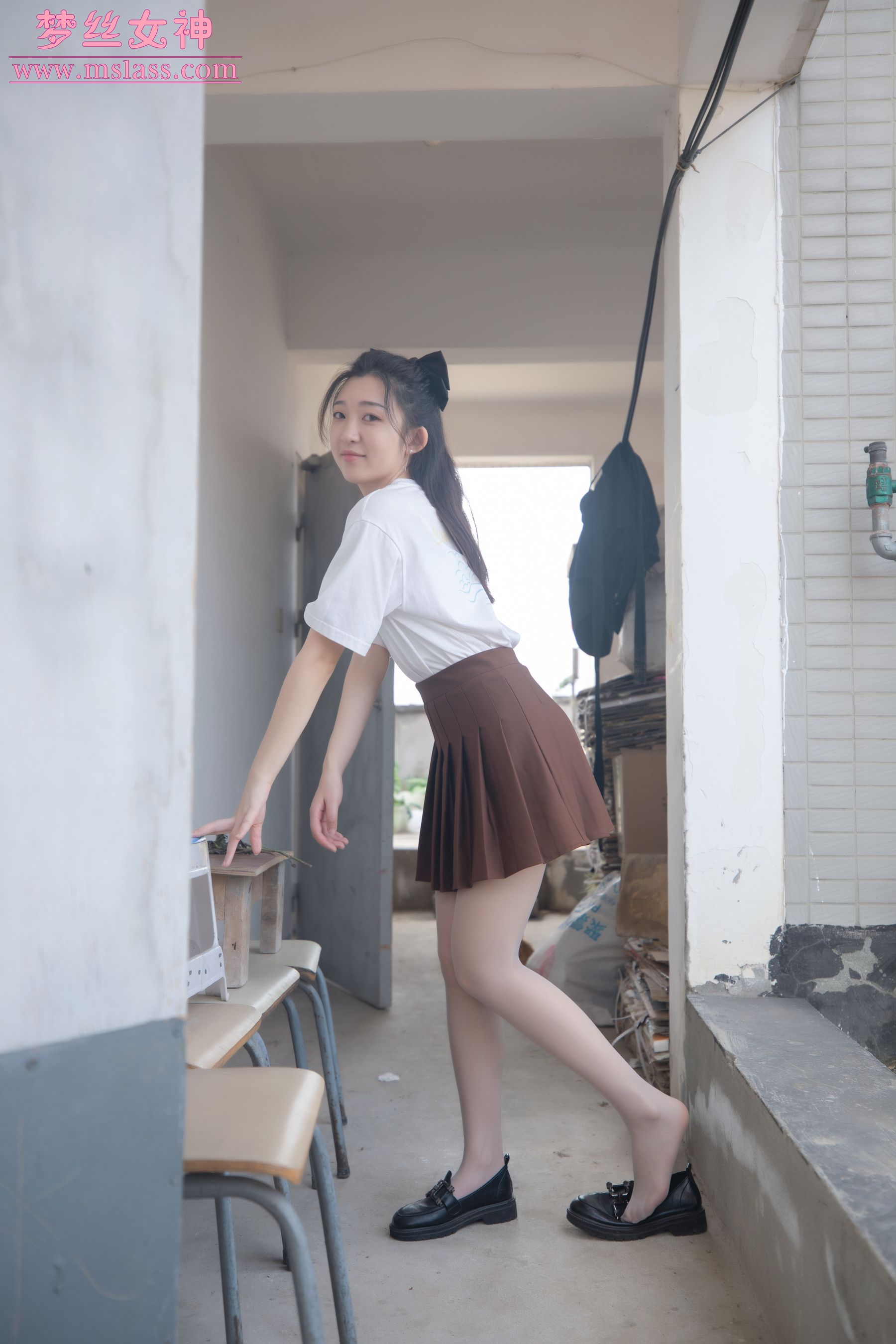 [梦丝女神MSLASS] 张小雪 丝袜JK小格调