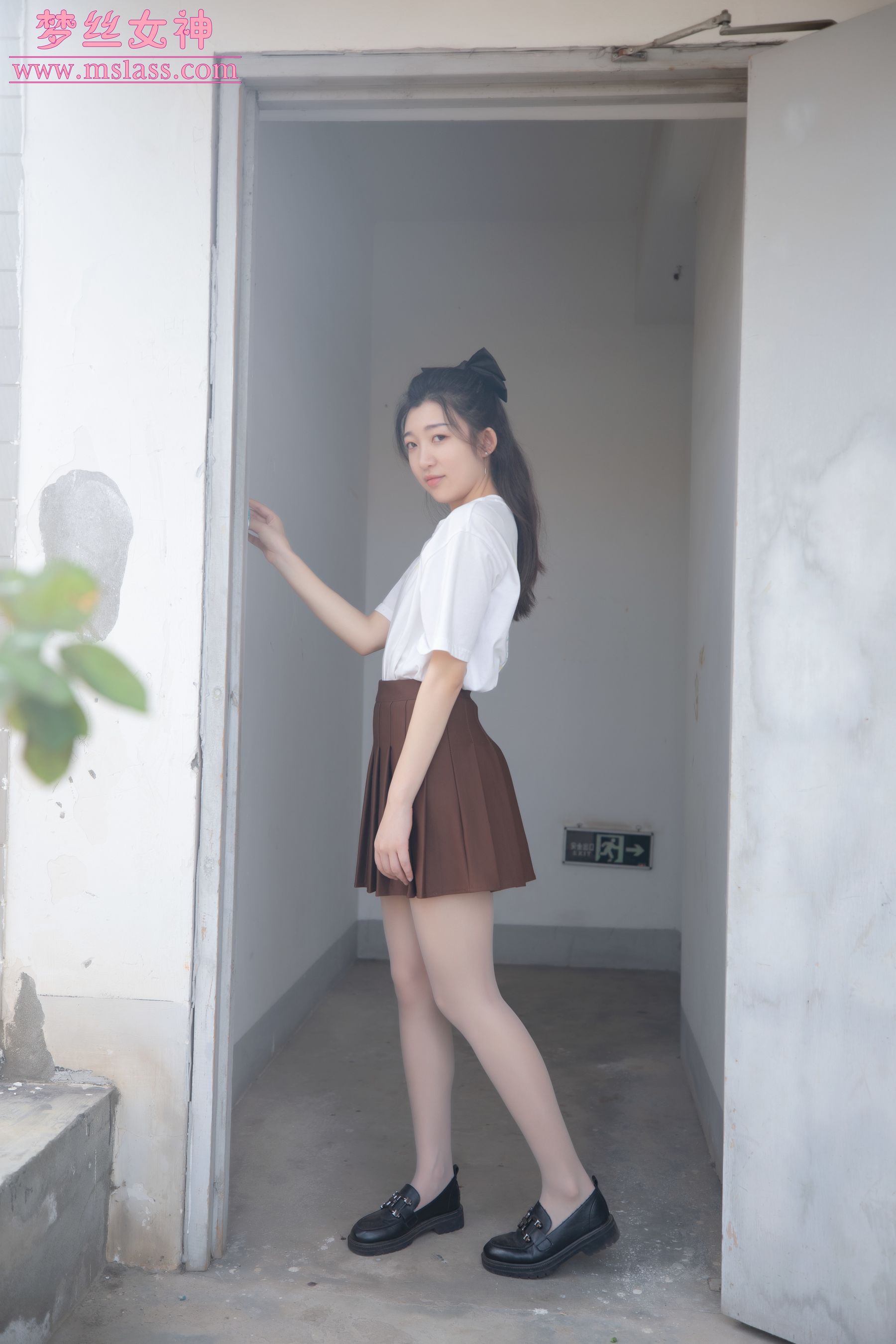 [梦丝女神MSLASS] 张小雪 丝袜JK小格调