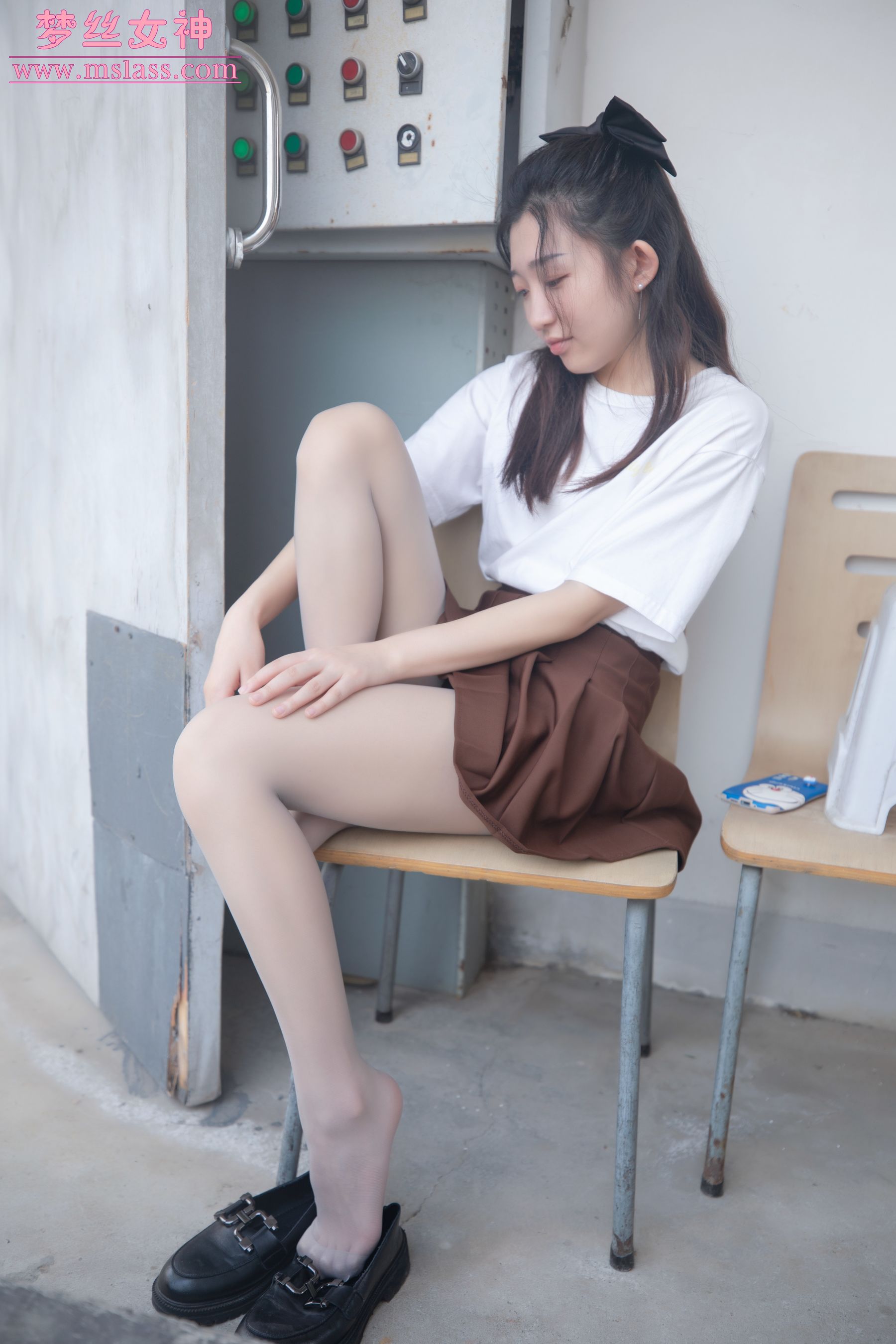 [梦丝女神MSLASS] 张小雪 丝袜JK小格调