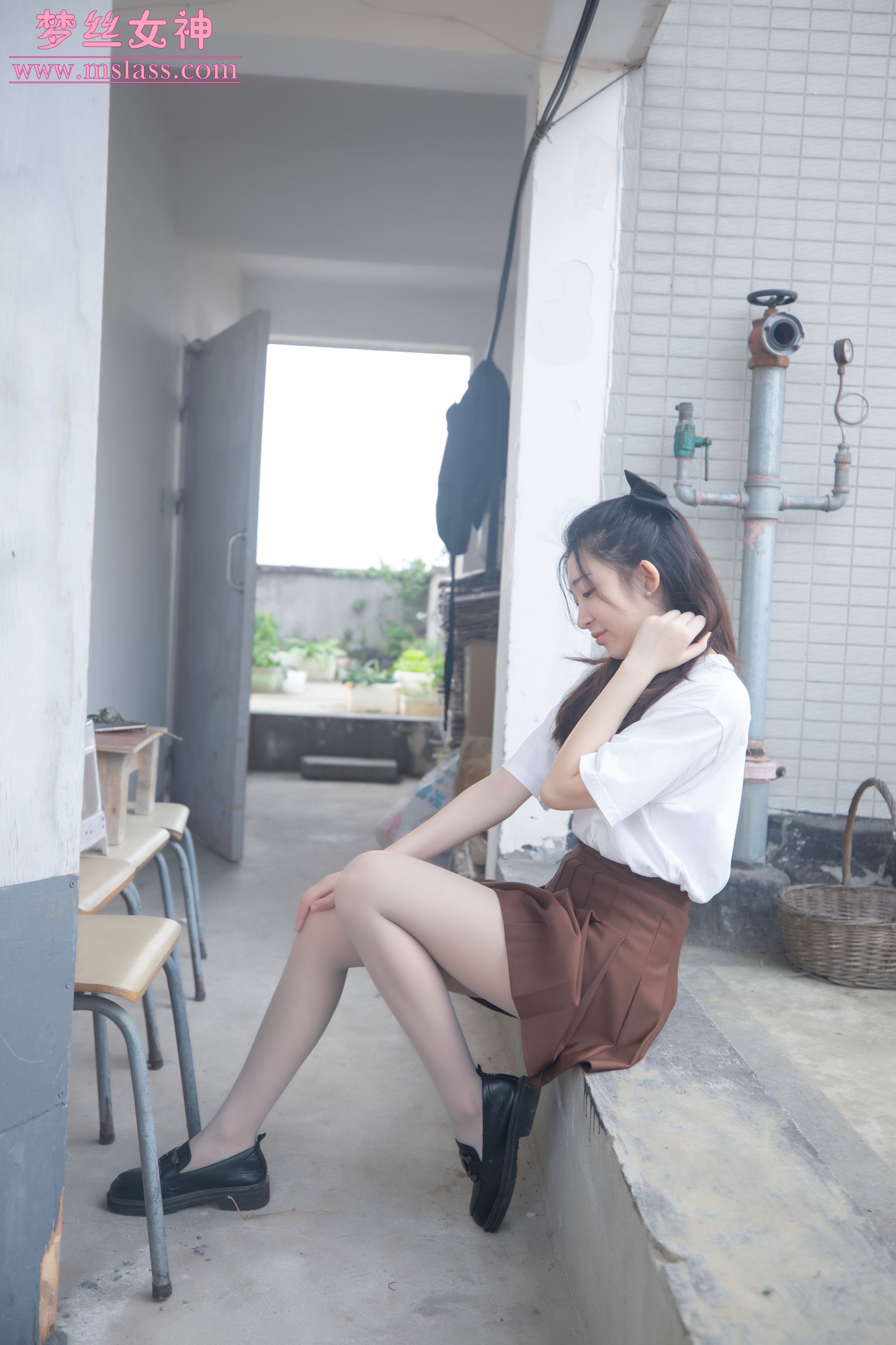 [梦丝女神MSLASS] 张小雪 丝袜JK小格调