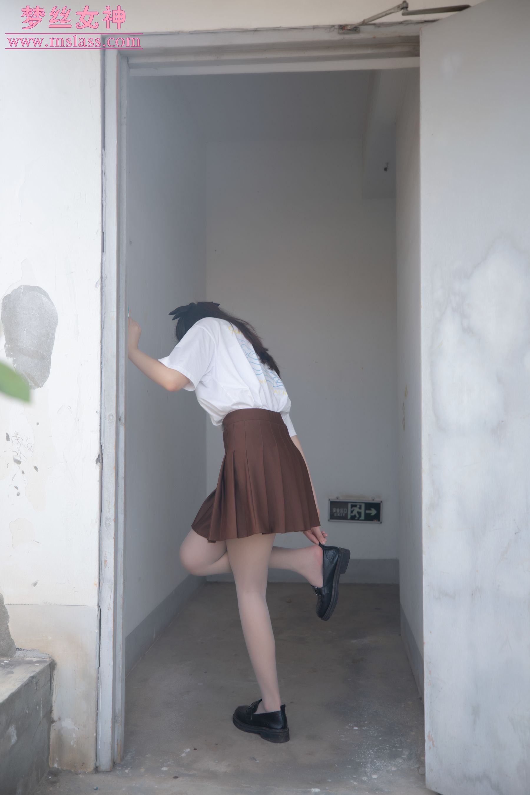 [梦丝女神MSLASS] 张小雪 丝袜JK小格调