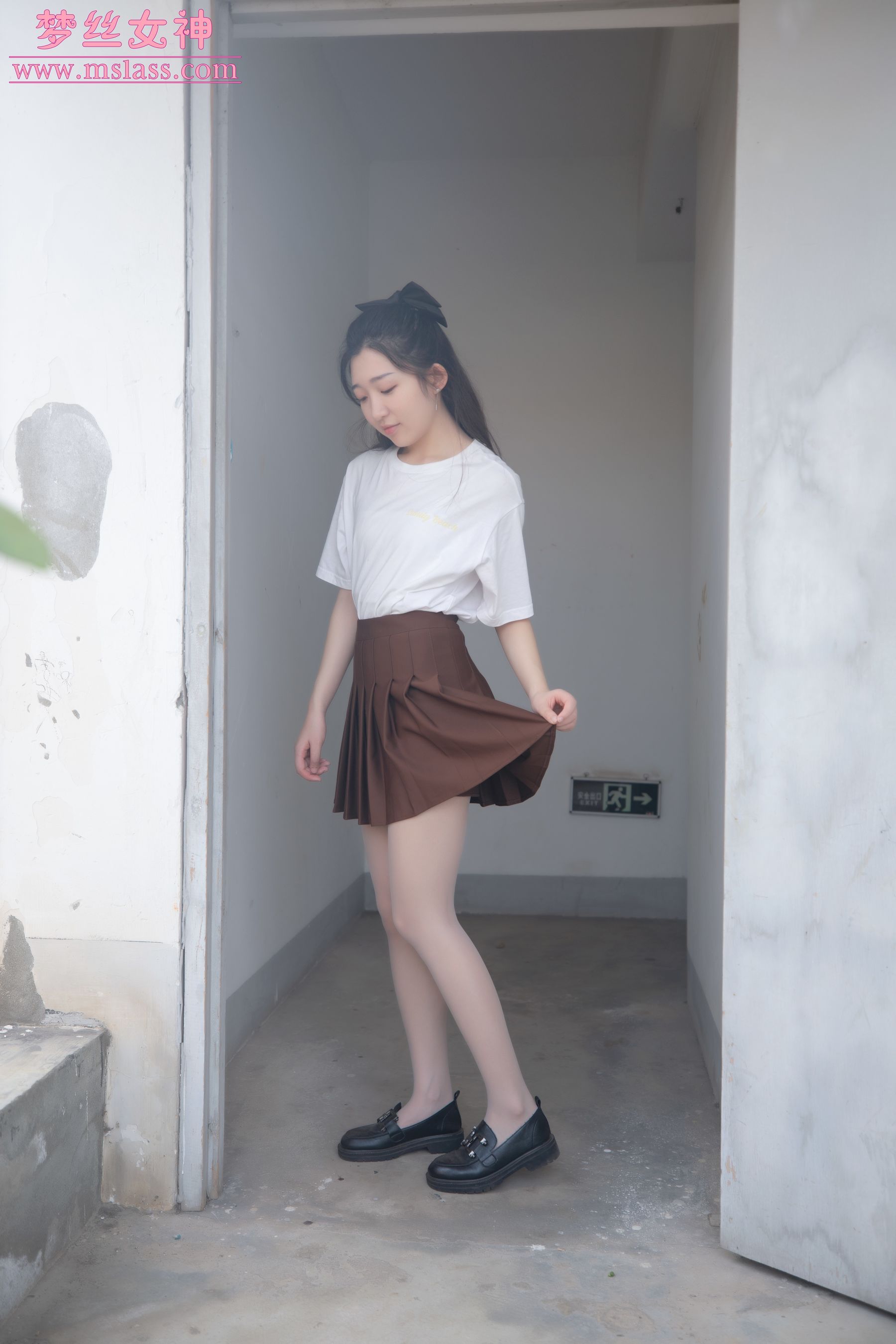 [梦丝女神MSLASS] 张小雪 丝袜JK小格调