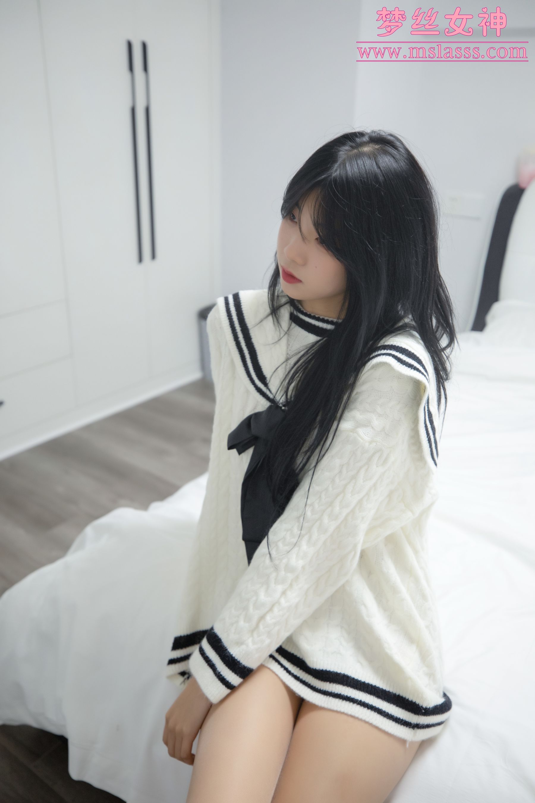 [梦丝女神MSLASS] 韩飞儿 白衣大长腿