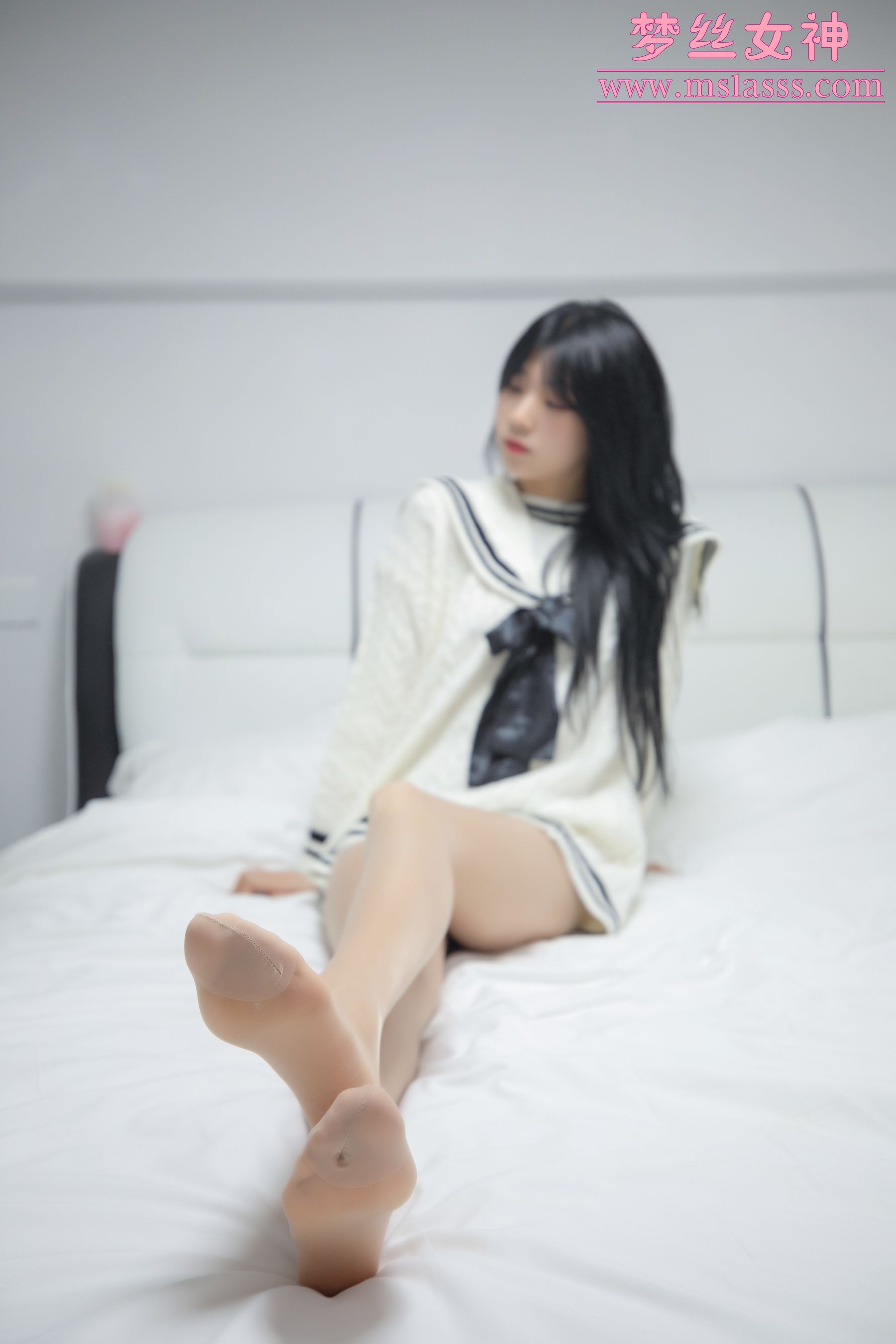 [梦丝女神MSLASS] 韩飞儿 白衣大长腿