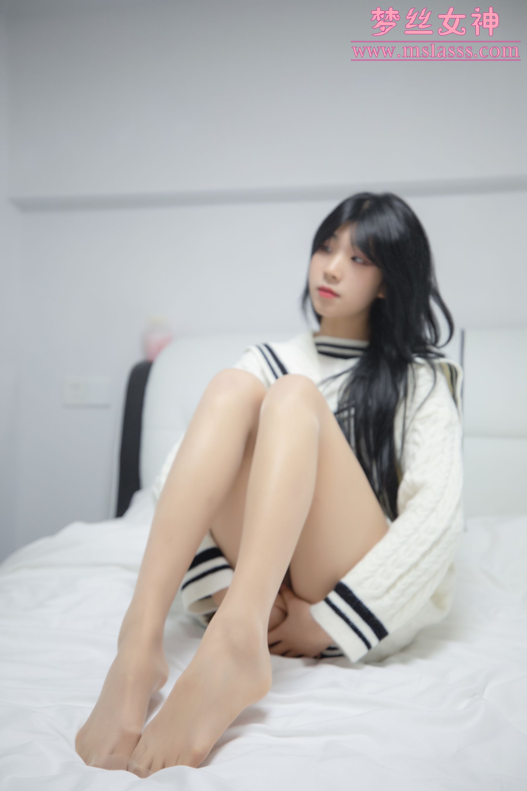[梦丝女神MSLASS] 韩飞儿 白衣大长腿
