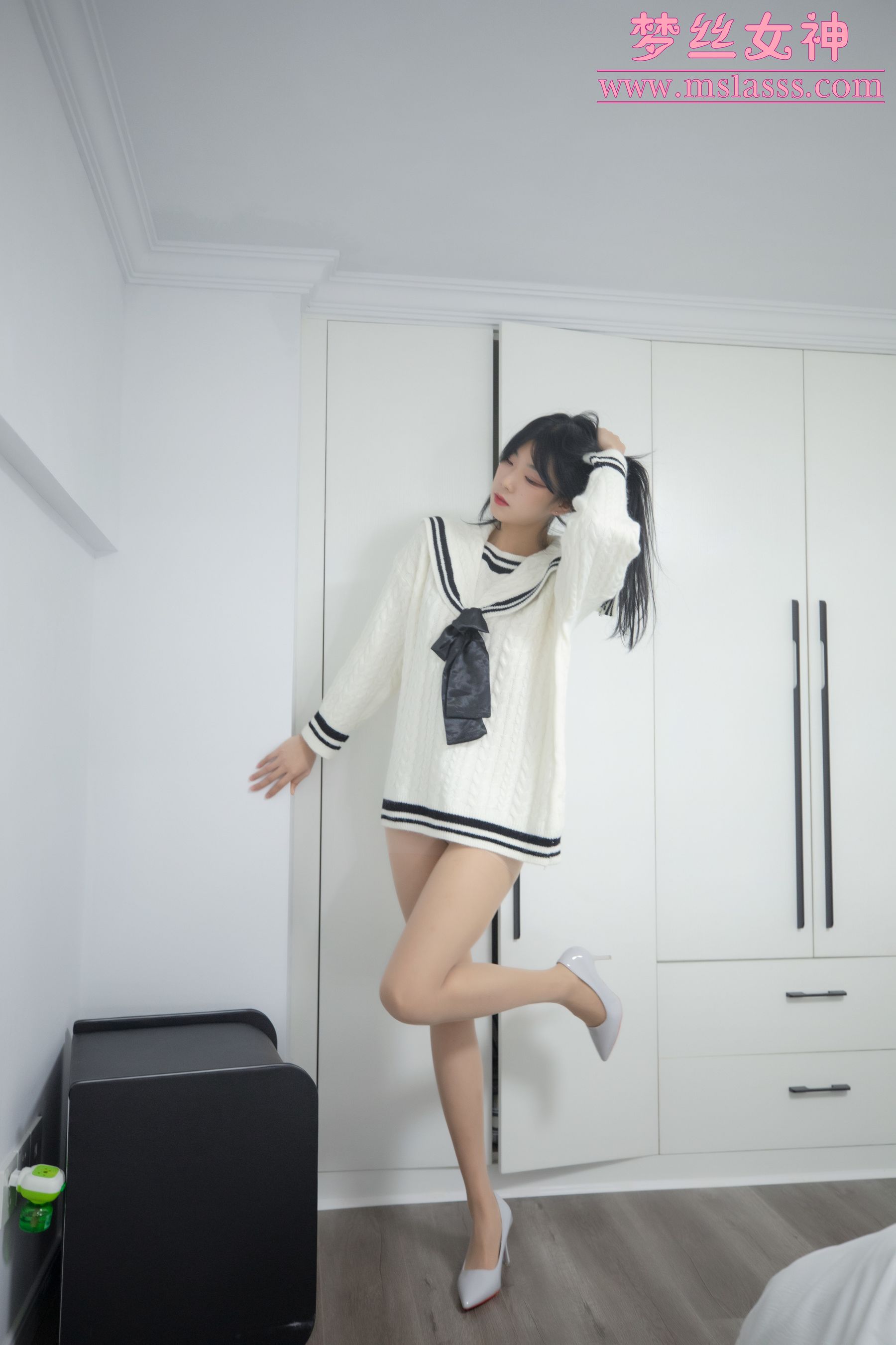 [梦丝女神MSLASS] 韩飞儿 白衣大长腿