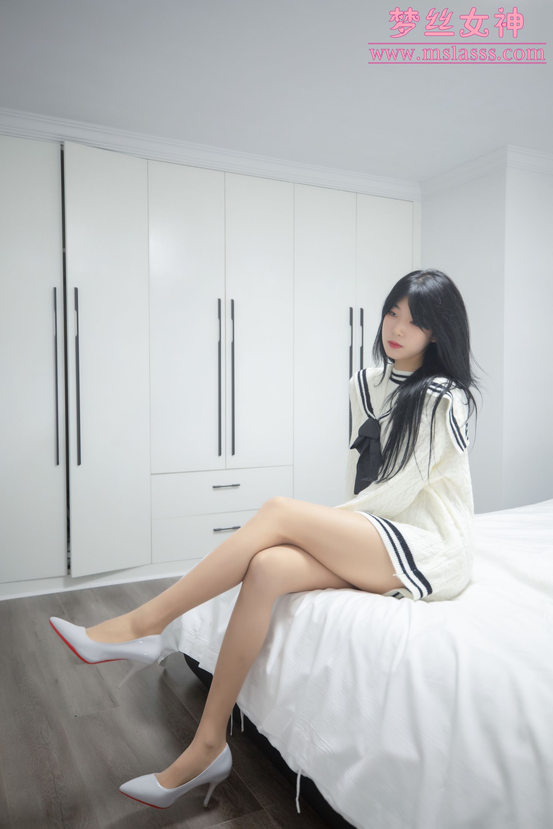 [梦丝女神MSLASS] 韩飞儿 白衣大长腿