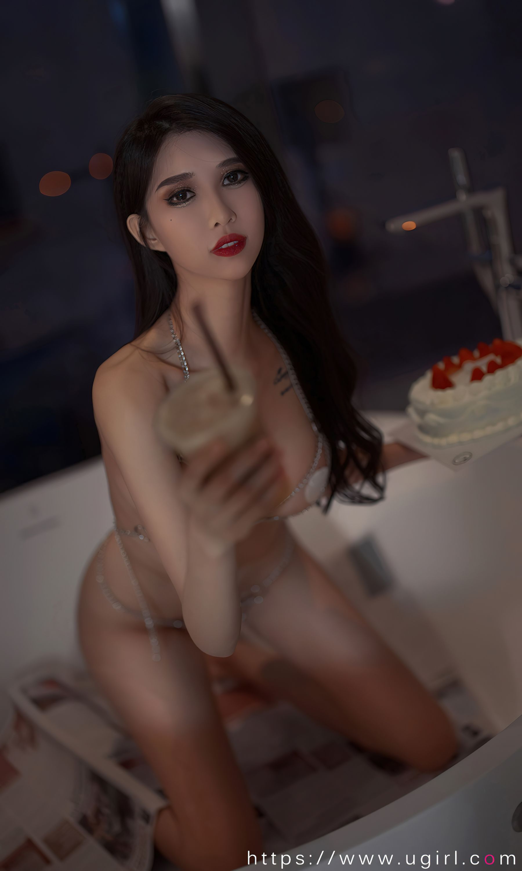 [爱尤物Ugirls] No.2382 葛征Model 致命滋味