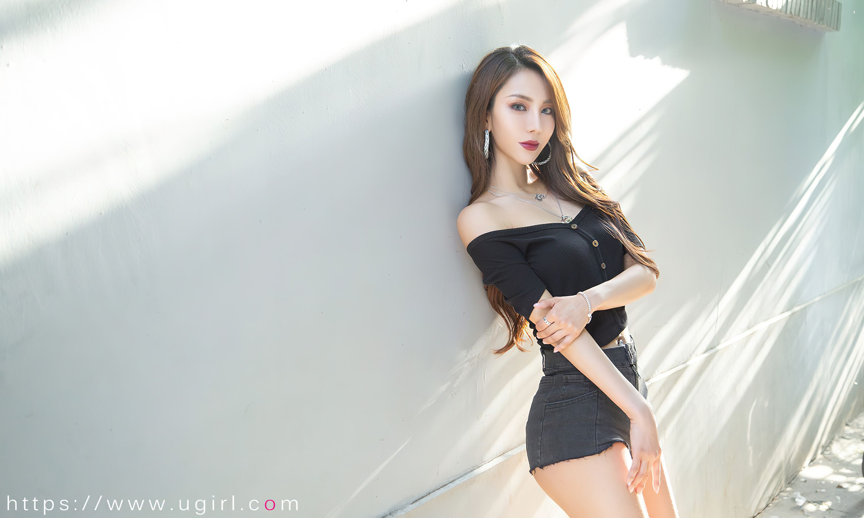 [爱尤物Ugirls] No.2393 Juicy xiaoxiao 不期而遇