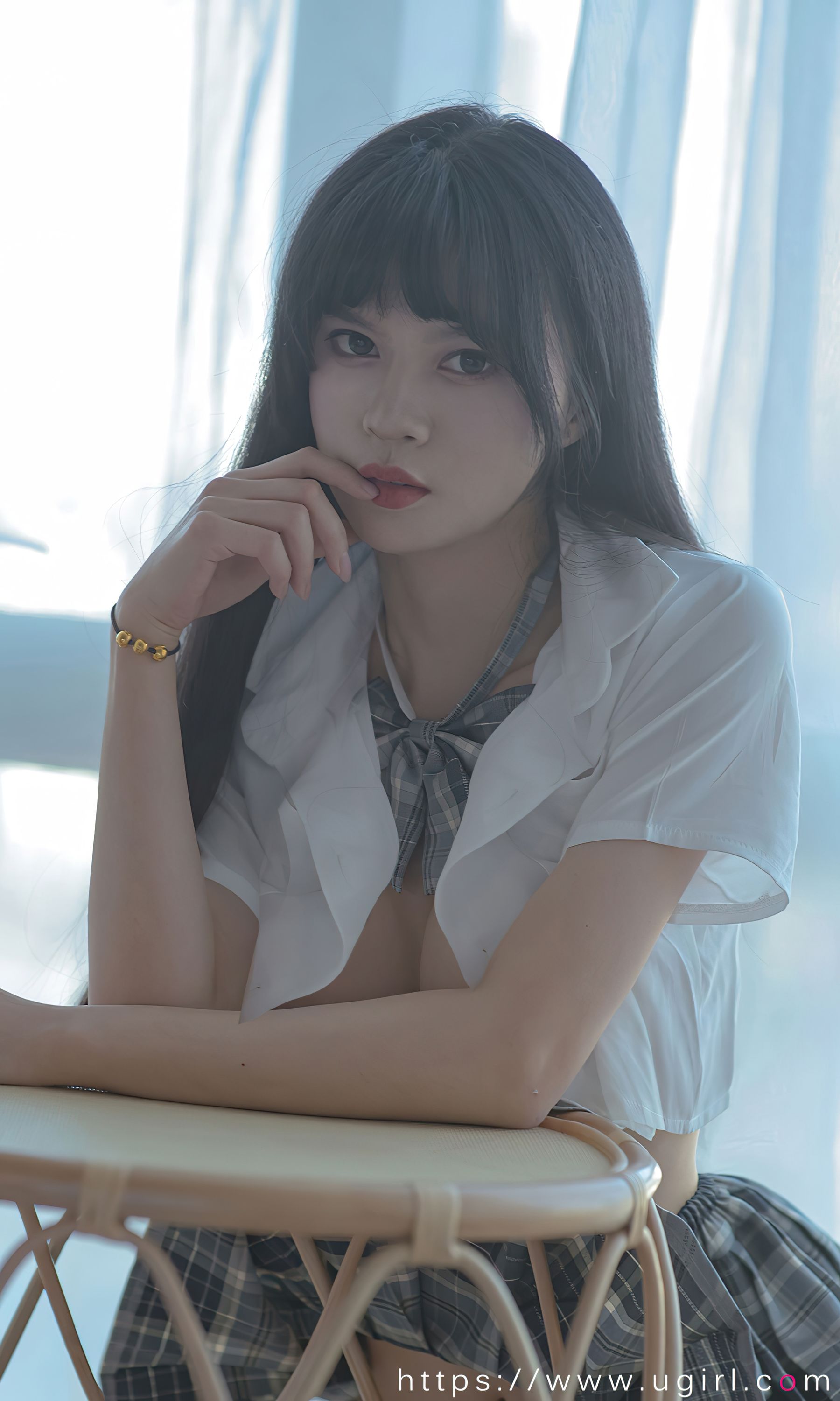 [爱尤物Ugirls] No.2395 桃香子 似水年华