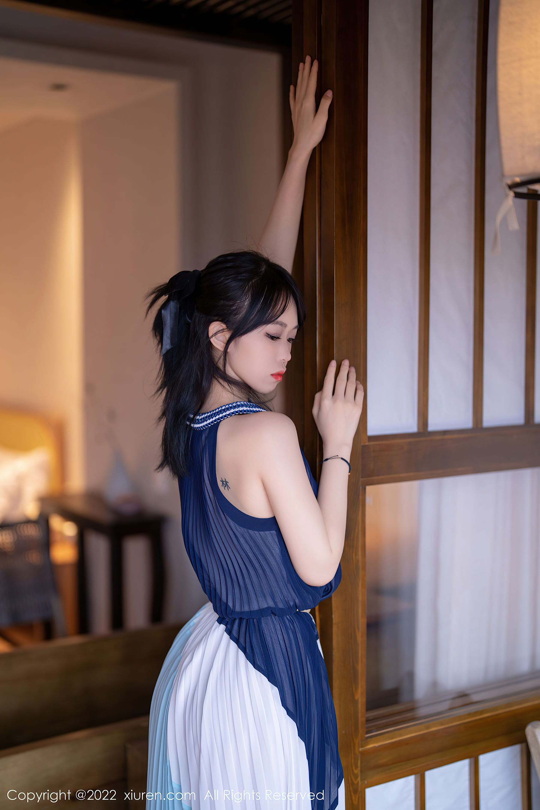 [秀人Xiuren] No.5327 奶瓶