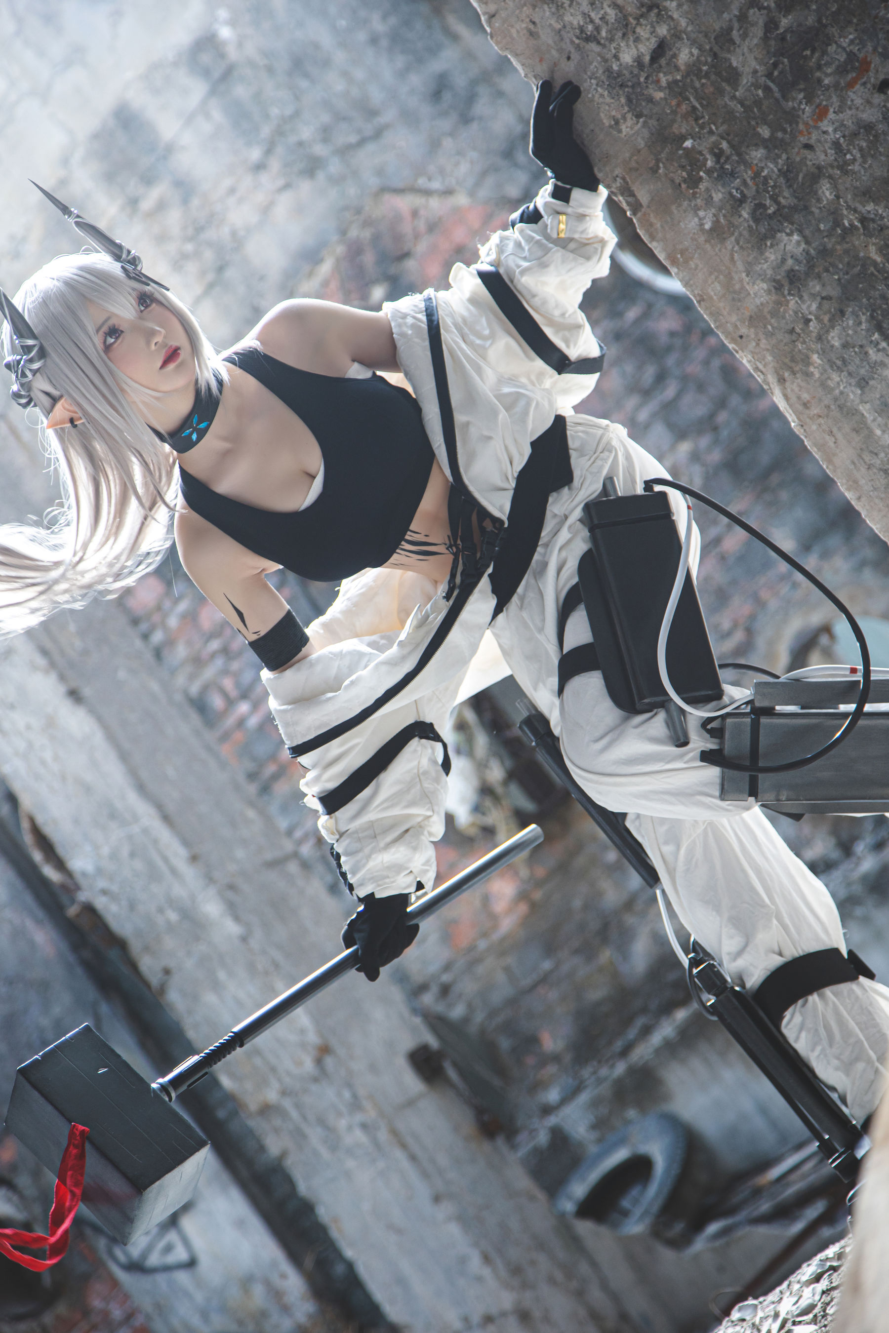 [福利COS] Coser小姐姐南宫 - 明日方舟 泥岩