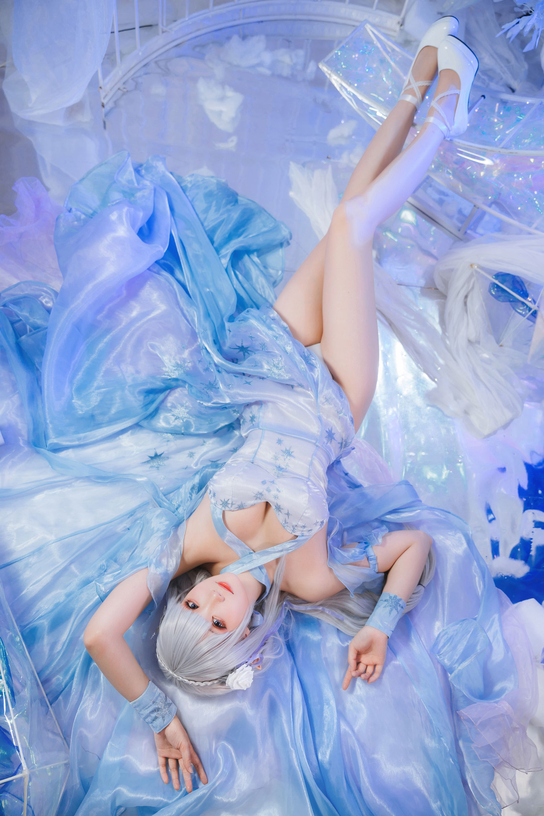 [福利COS] Coser瓜希酱福利 - 爱蜜莉雅 水晶礼服