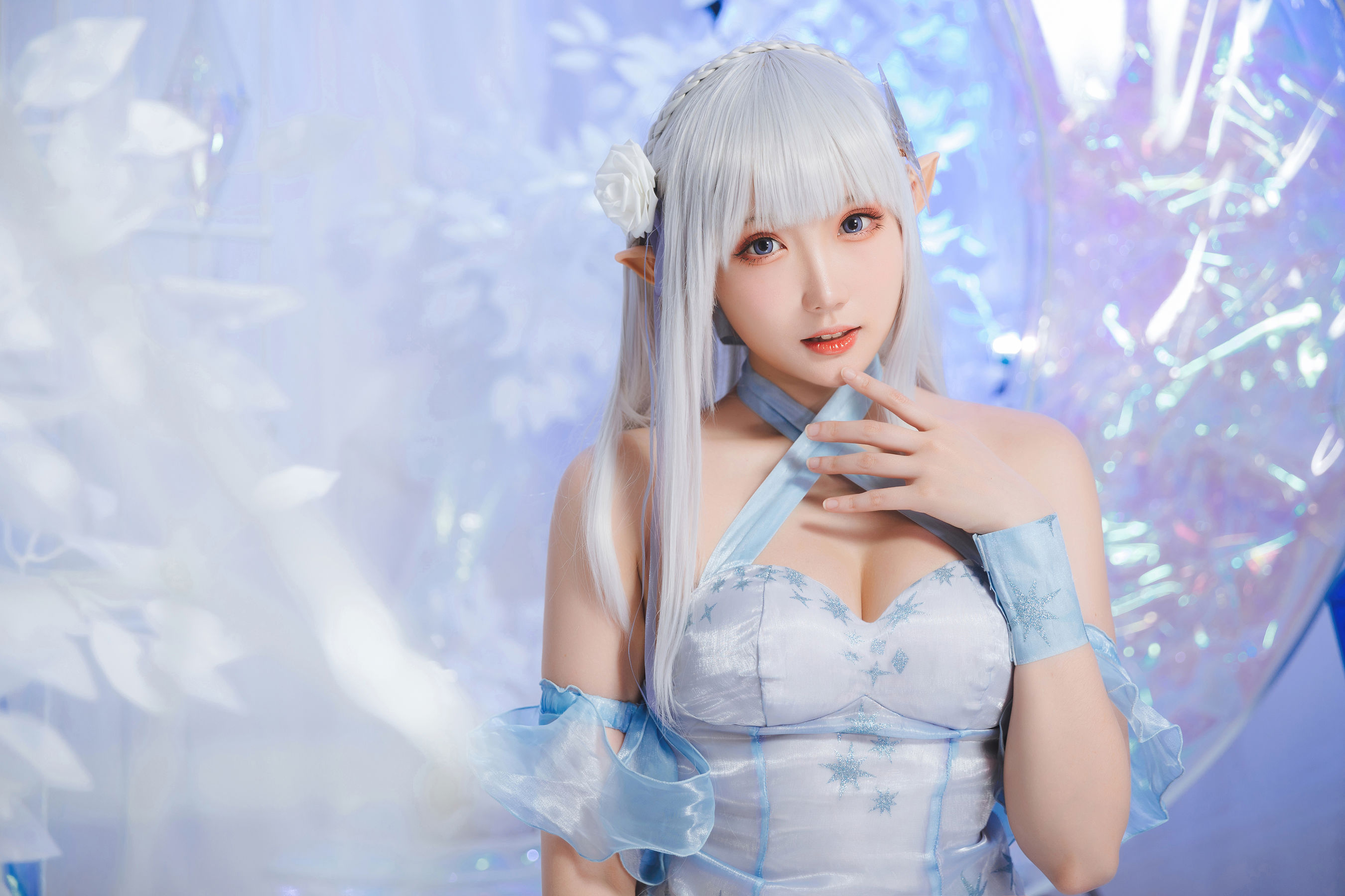 [福利COS] Coser瓜希酱福利 - 爱蜜莉雅 水晶礼服