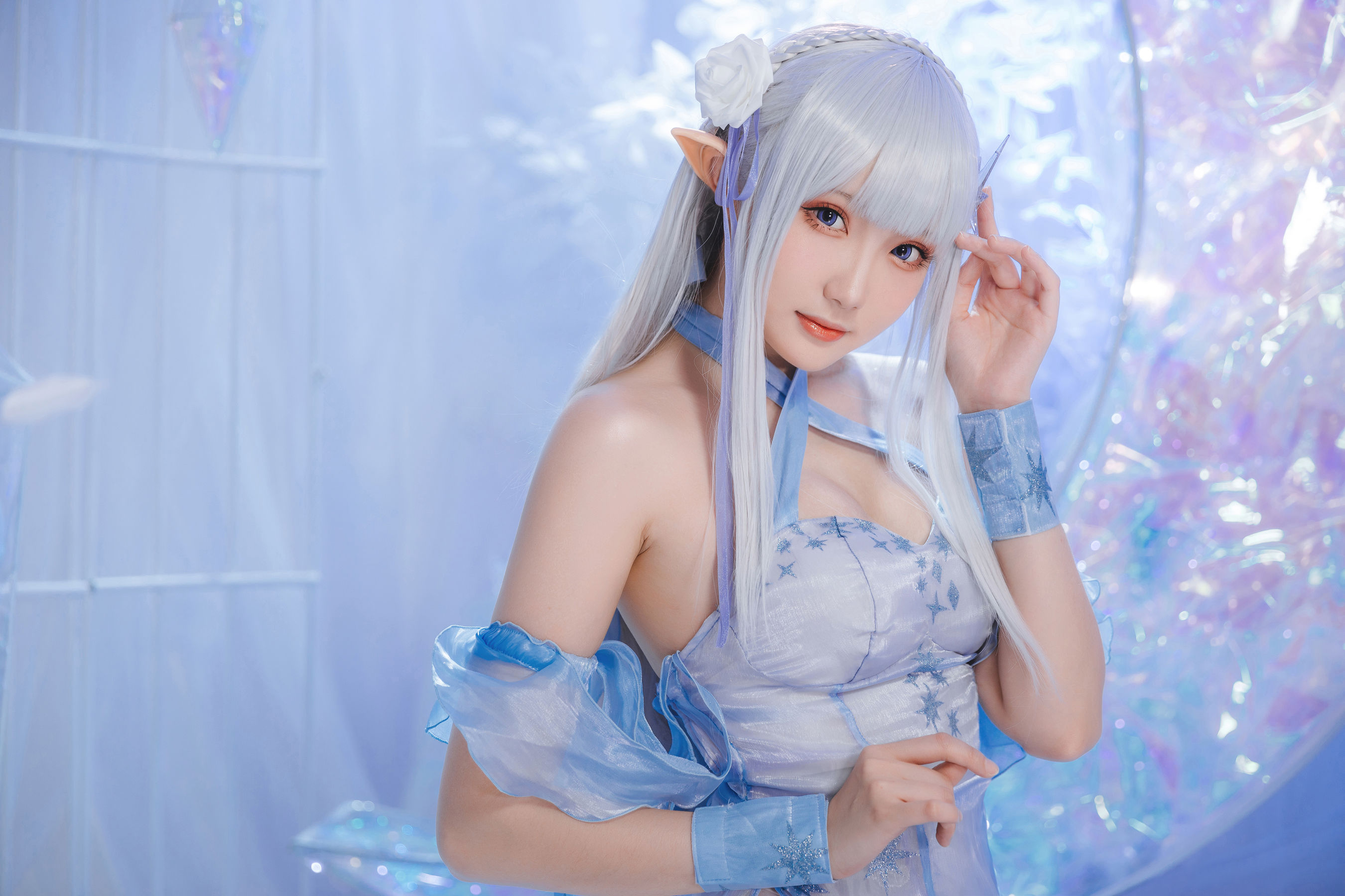 [福利COS] Coser瓜希酱福利 - 爱蜜莉雅 水晶礼服