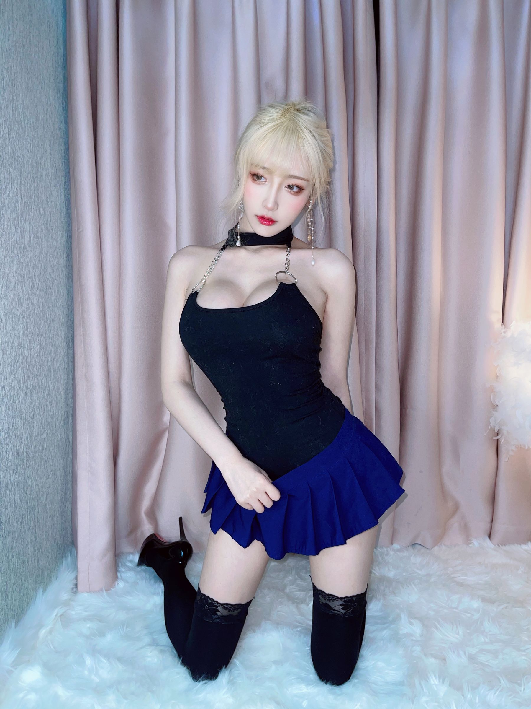 [福利COS] 人气Coser啾小妍 - 金发芭比