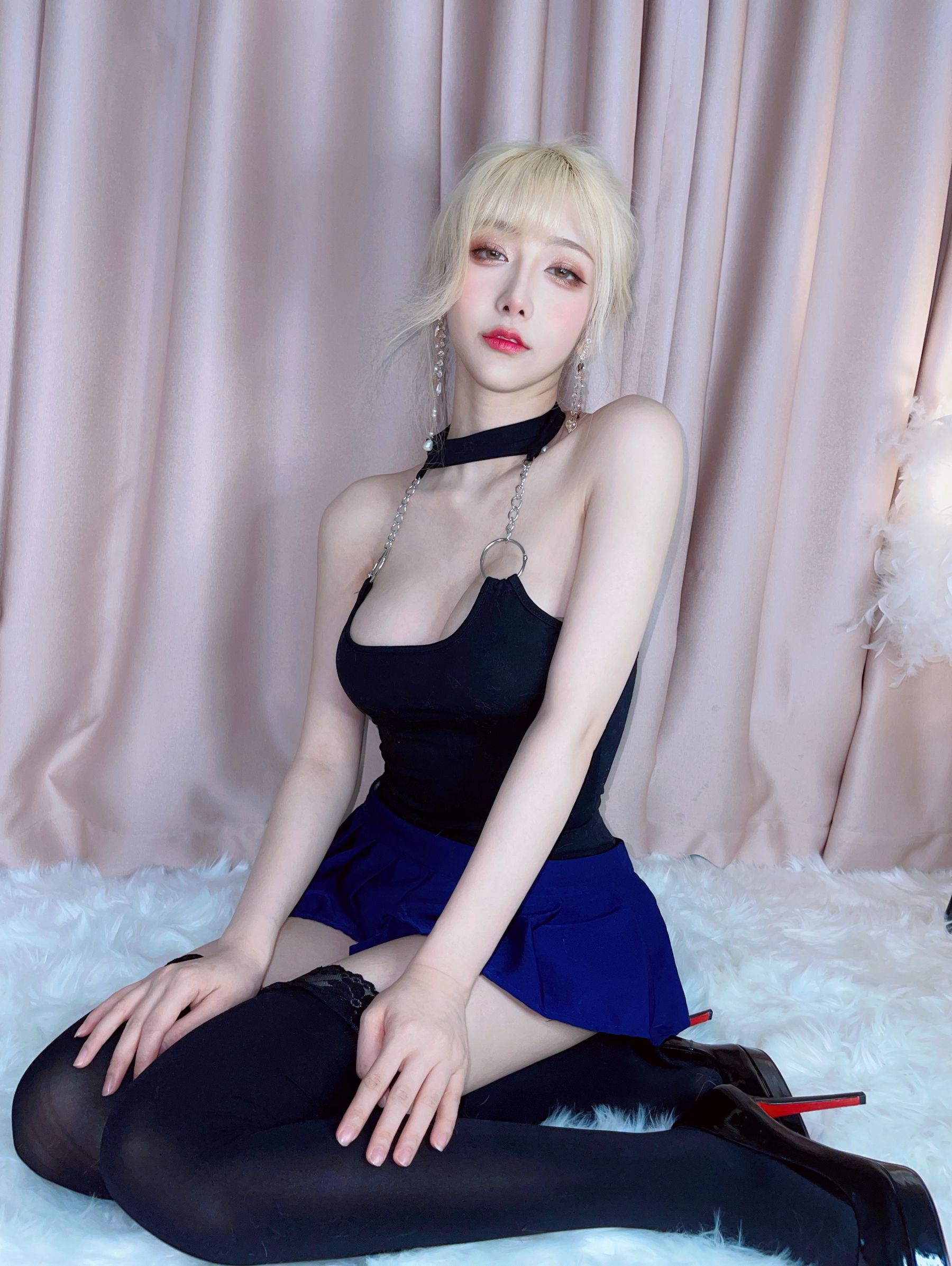 [福利COS] 人气Coser啾小妍 - 金发芭比