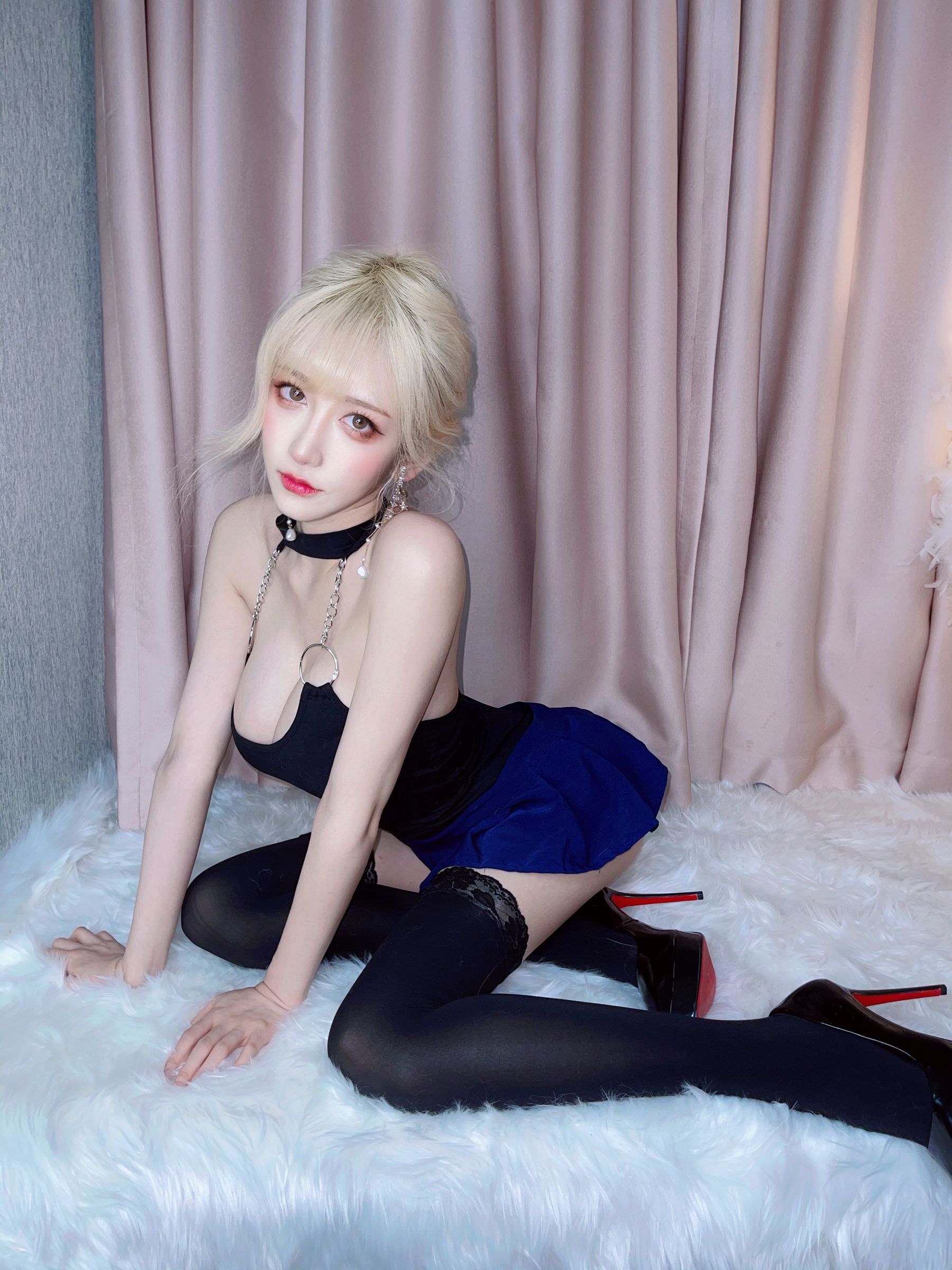 [福利COS] 人气Coser啾小妍 - 金发芭比