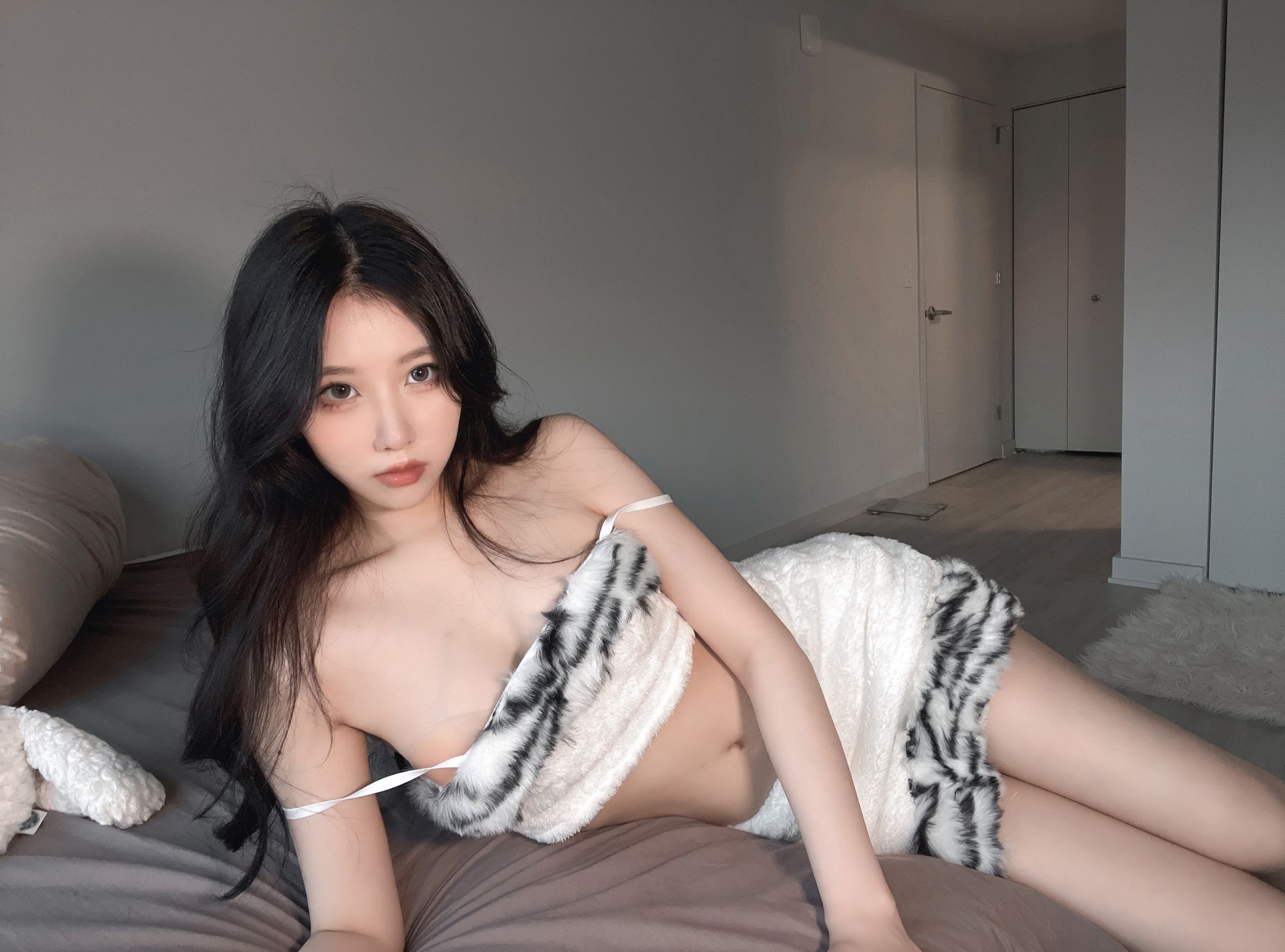 [福利COS] 动漫博主果咩酱w - 小老虎