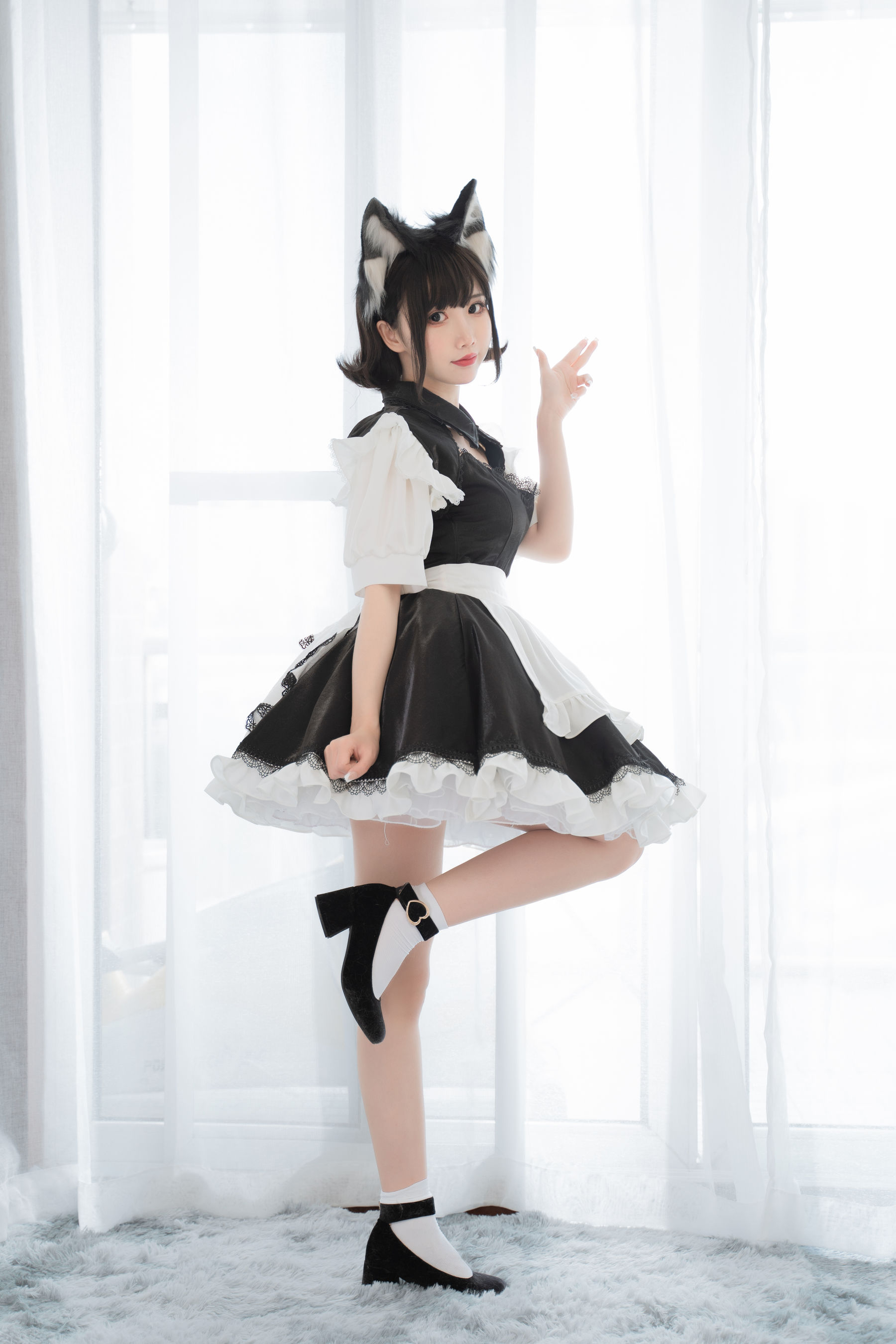 [福利COS] 可爱人气Coser面饼仙儿 - 开胸女仆