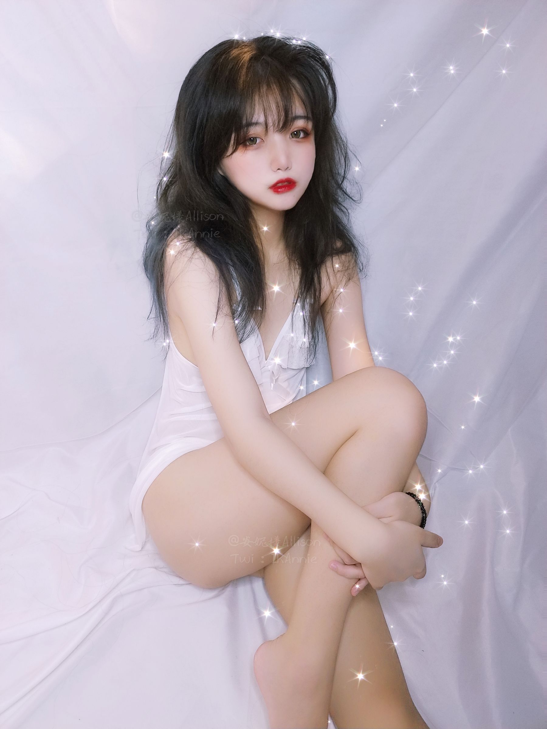 [福利COS] 安妮 - 白色睡衣