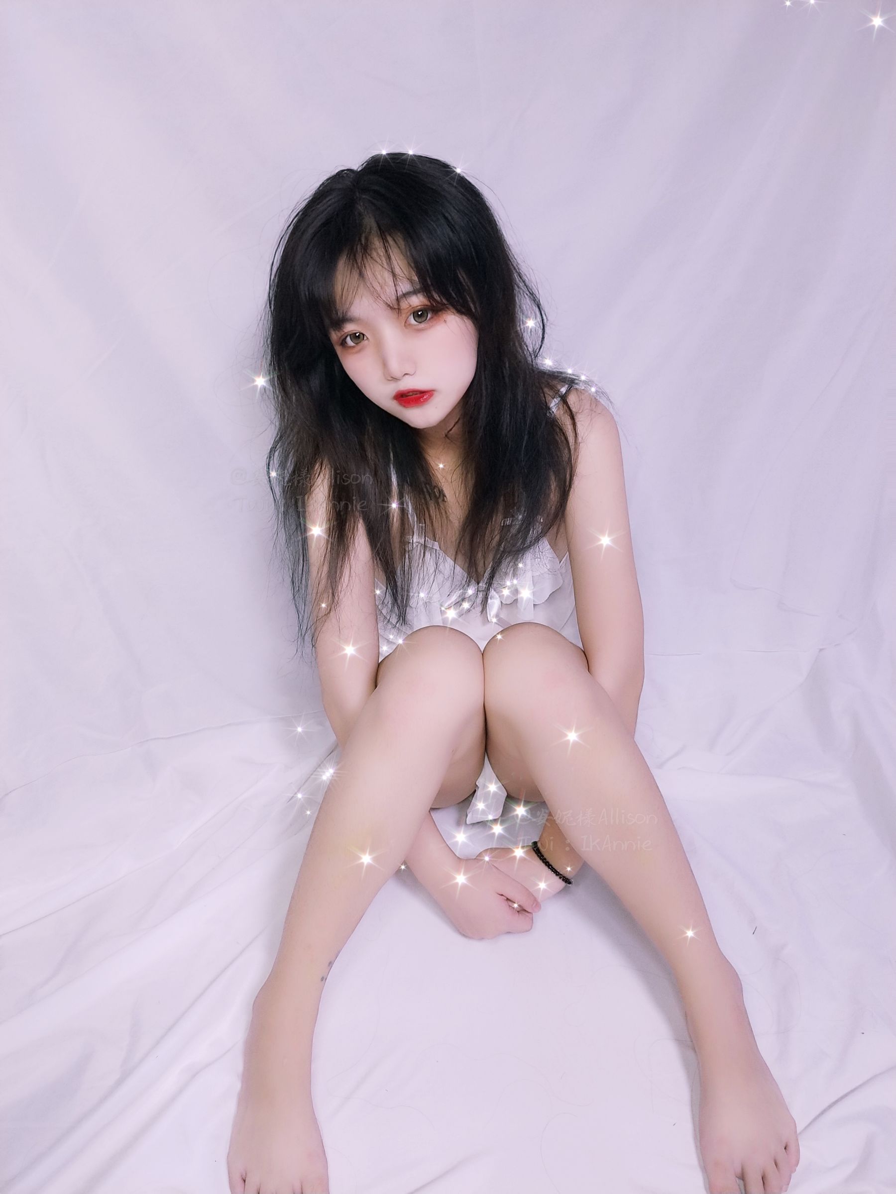 [福利COS] 安妮 - 白色睡衣