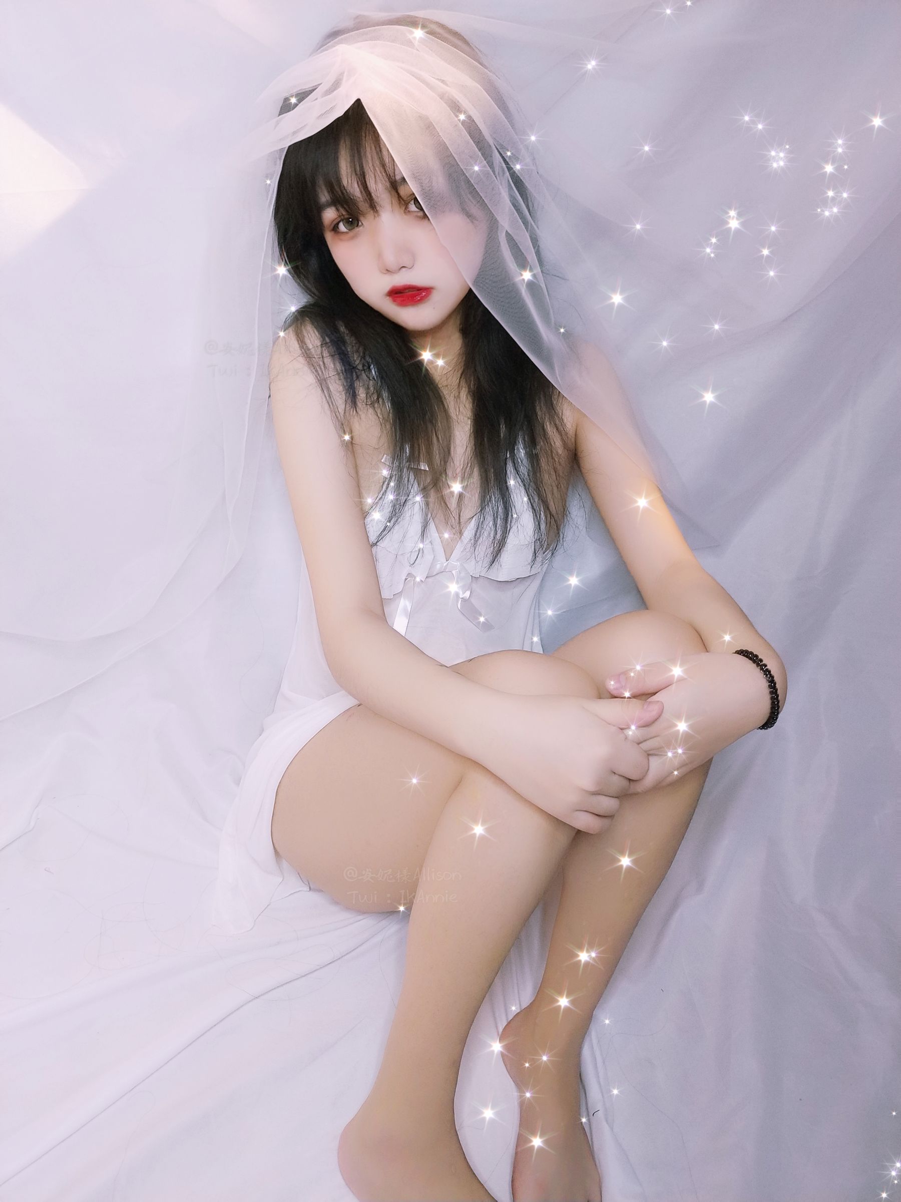 [福利COS] 安妮 - 白色睡衣