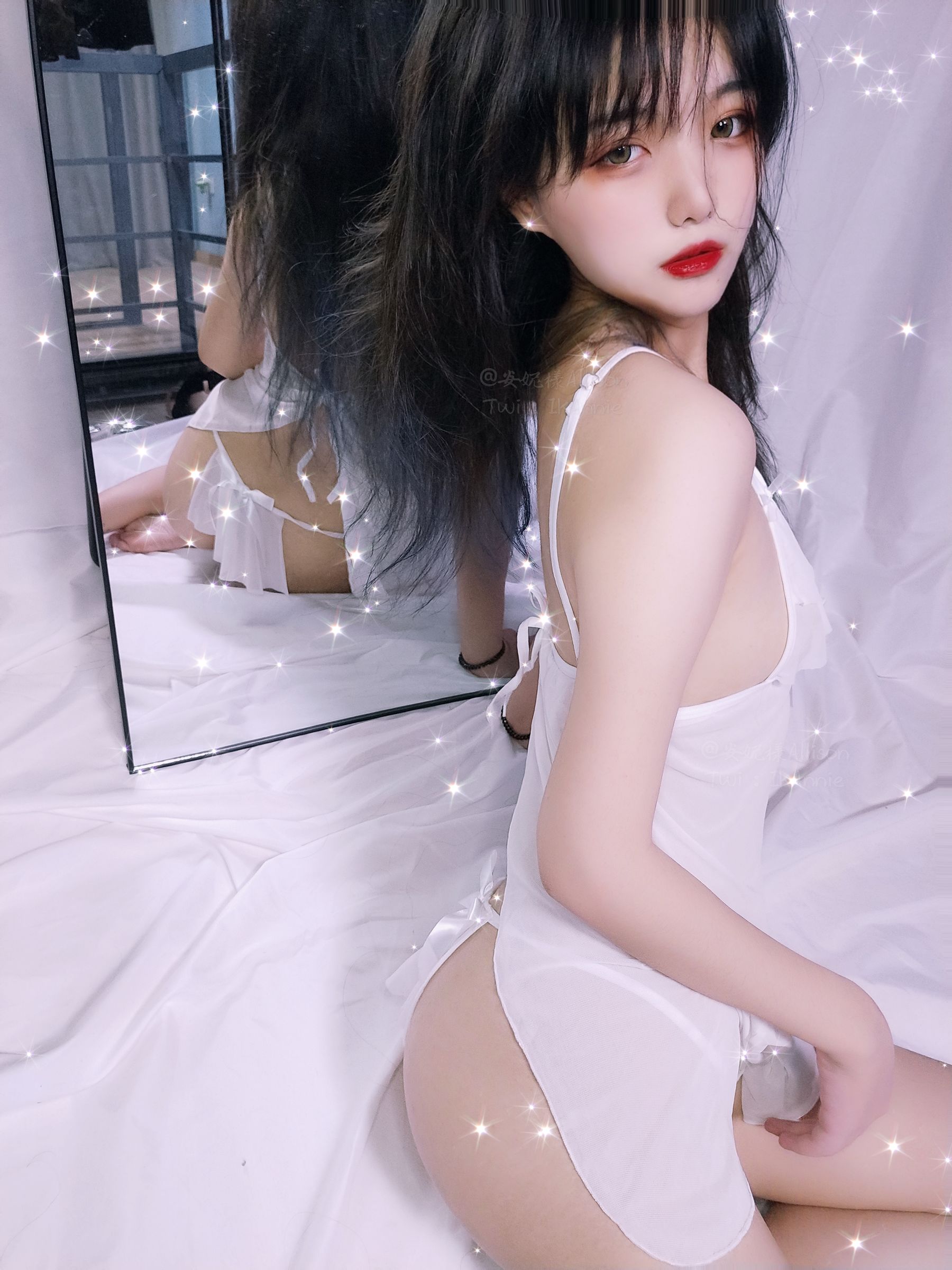 [福利COS] 安妮 - 白色睡衣