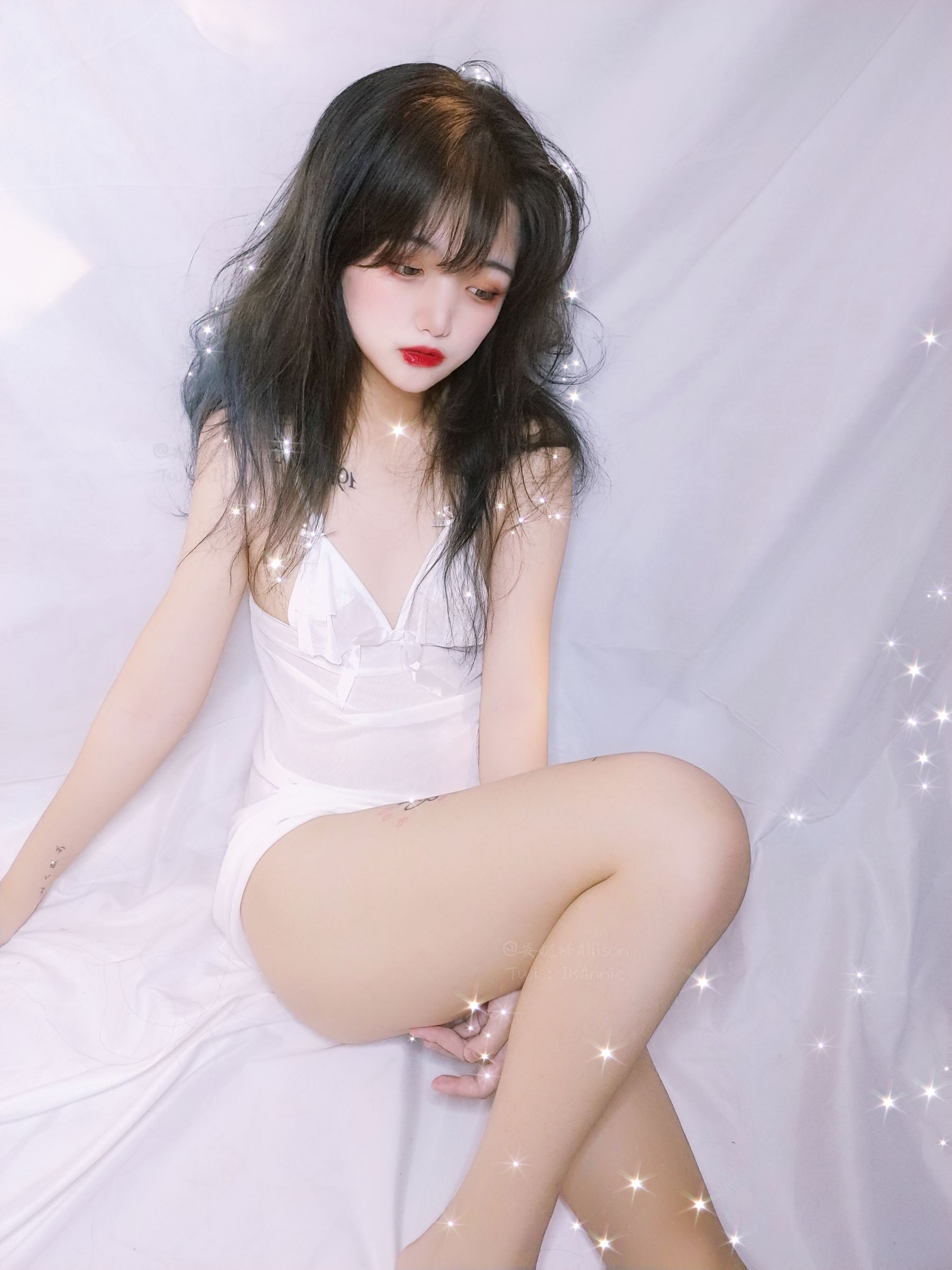 [福利COS] 安妮 - 白色睡衣
