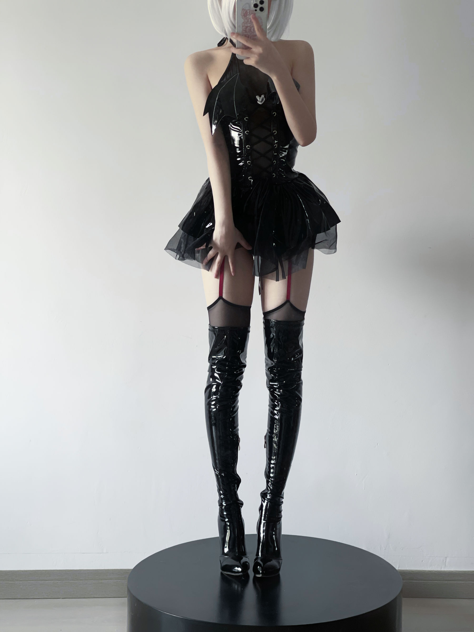 [福利COS] 幼愛youmeko - 吊带袜恶魔