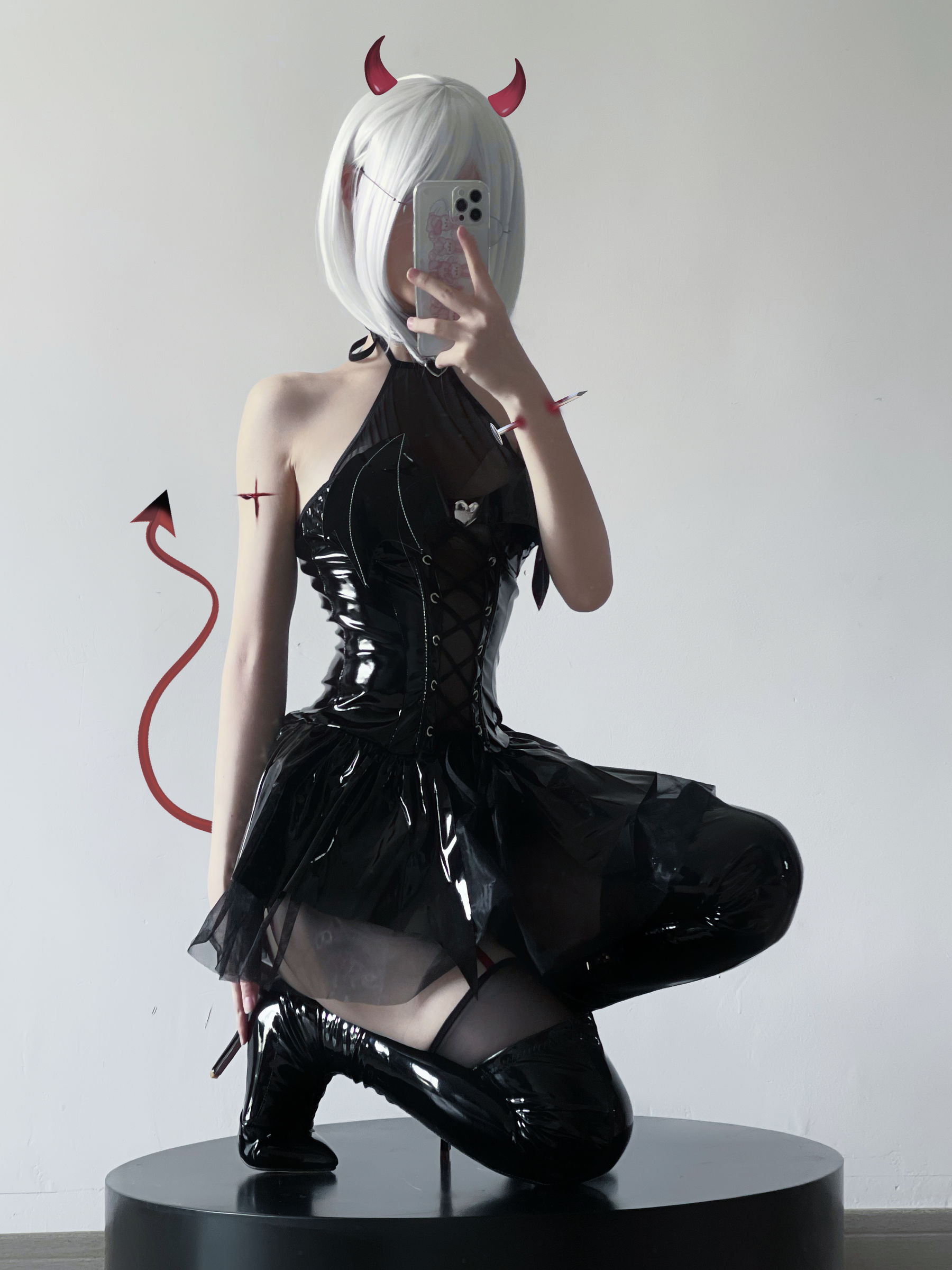 [福利COS] 幼愛youmeko - 吊带袜恶魔