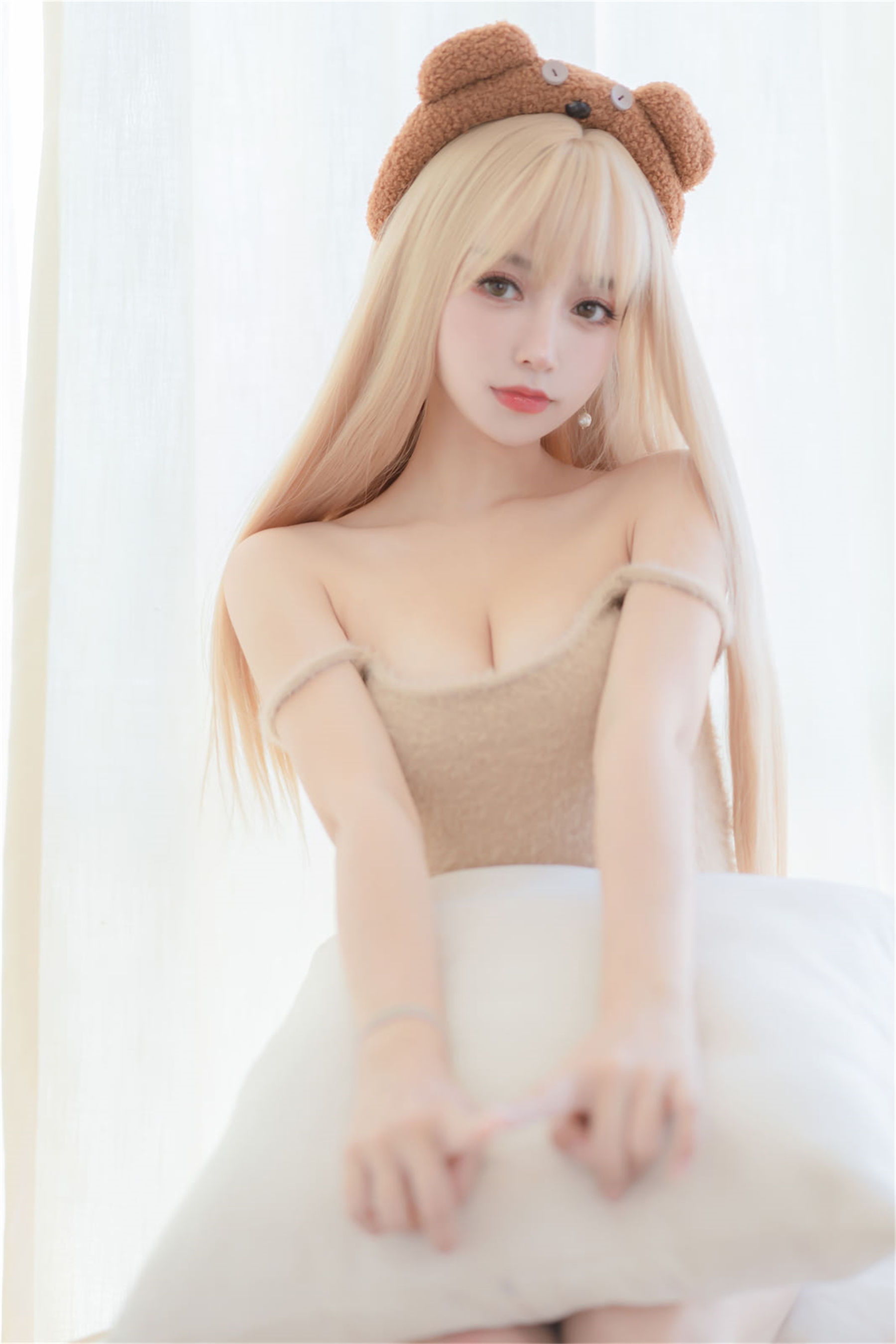 [福利COS] 斗鱼米线线sama写真 - 小熊软糖