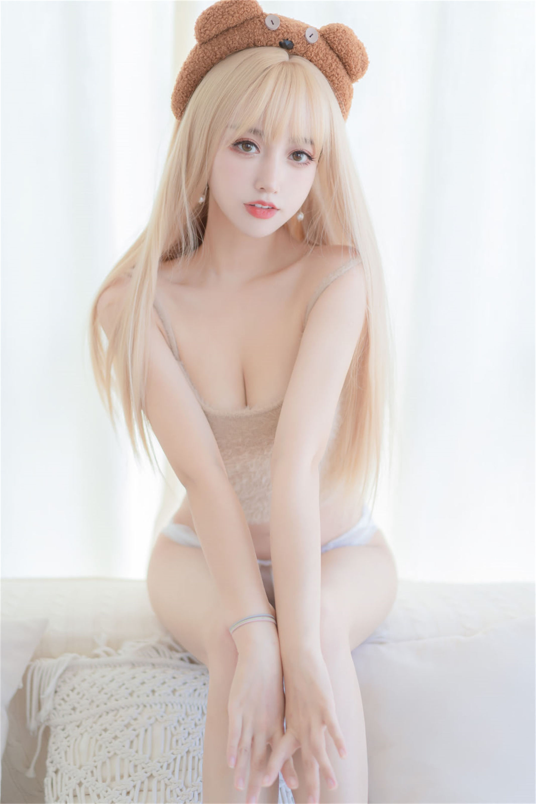 [福利COS] 斗鱼米线线sama写真 - 小熊软糖
