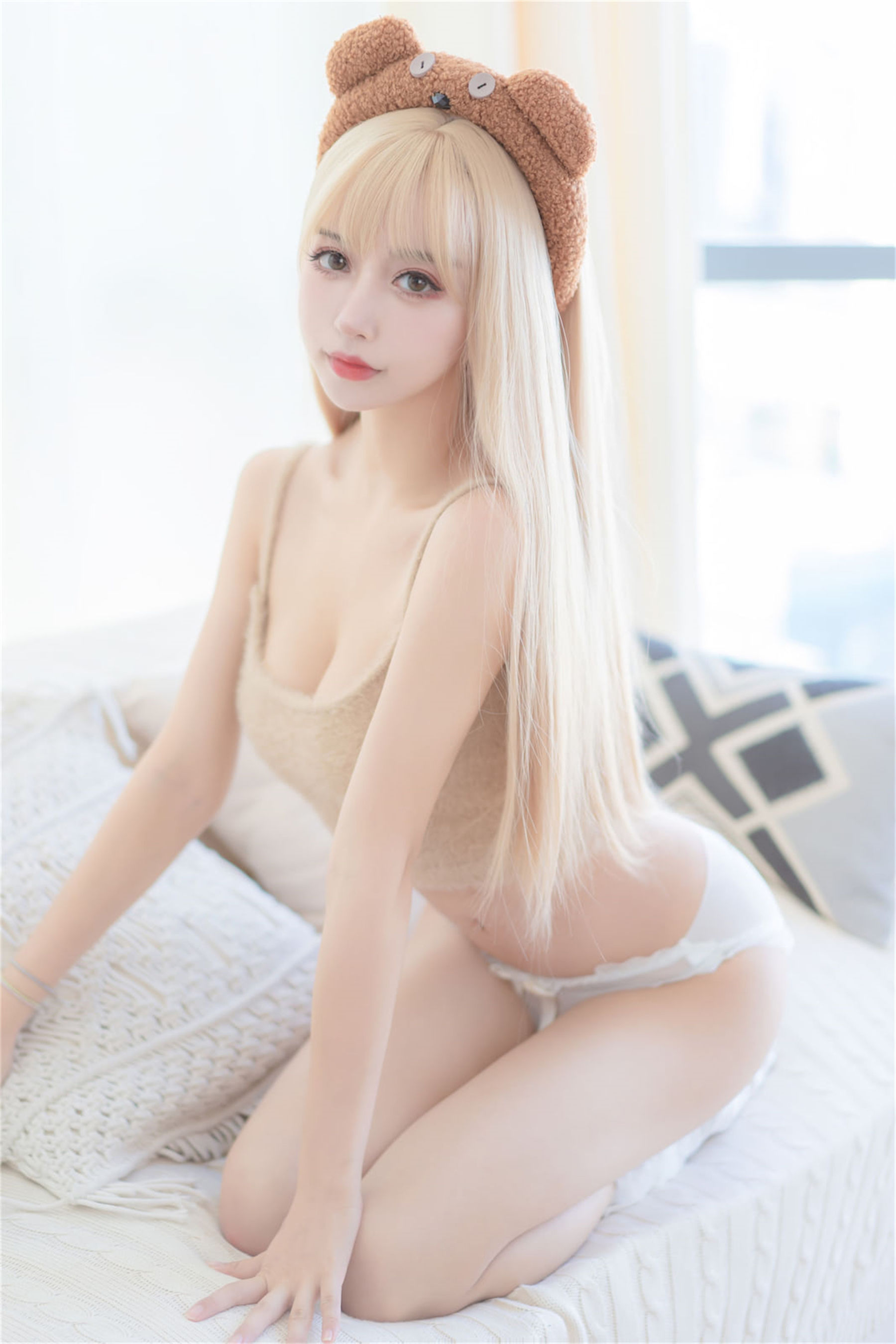 [福利COS] 斗鱼米线线sama写真 - 小熊软糖