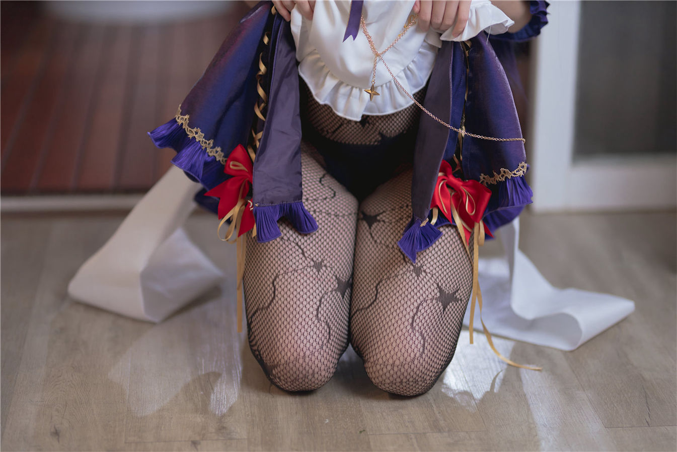 [福利COS] 是三不是世w - 原神莫娜女仆