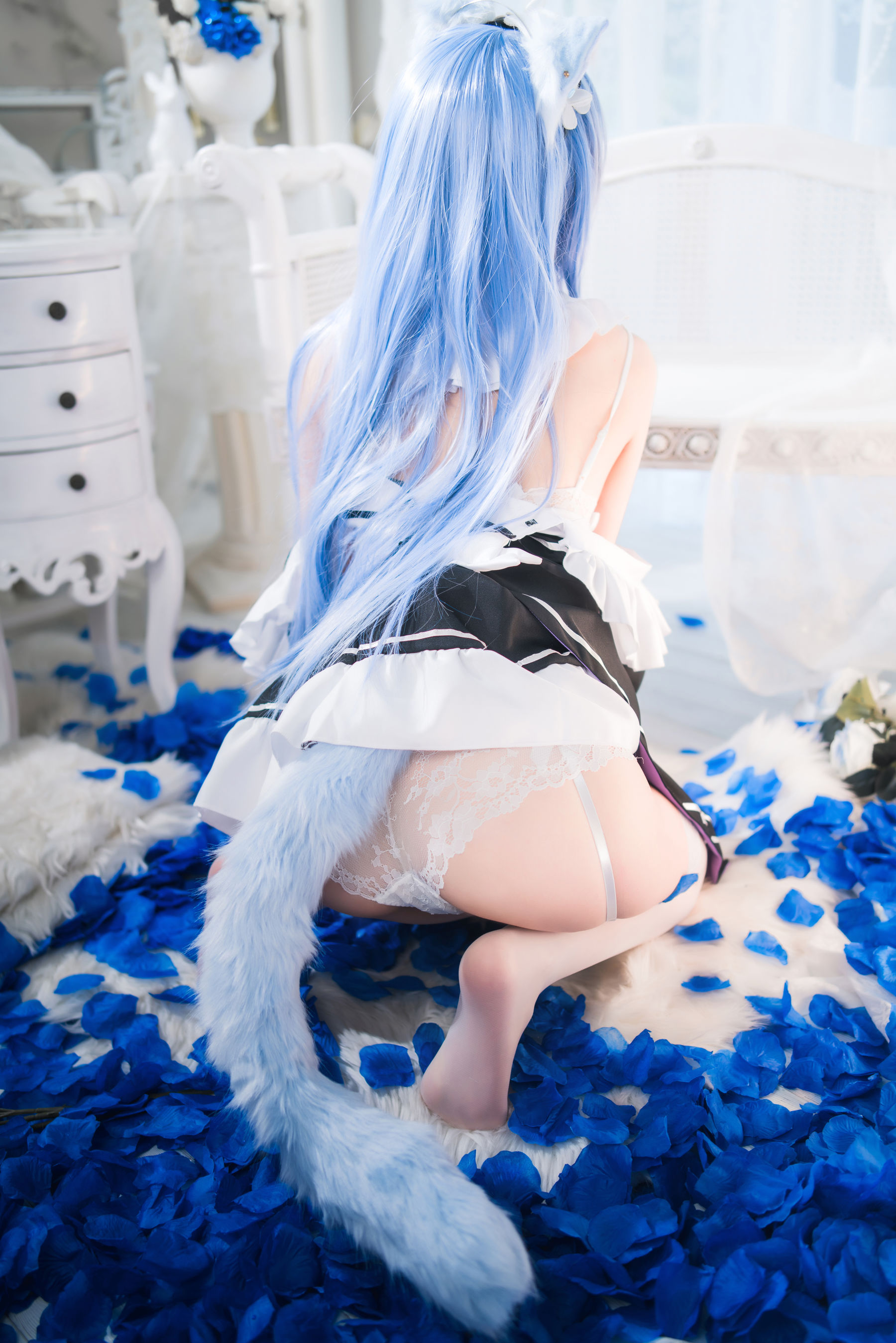 [福利COS] 桜桃喵 - 长发蕾姆