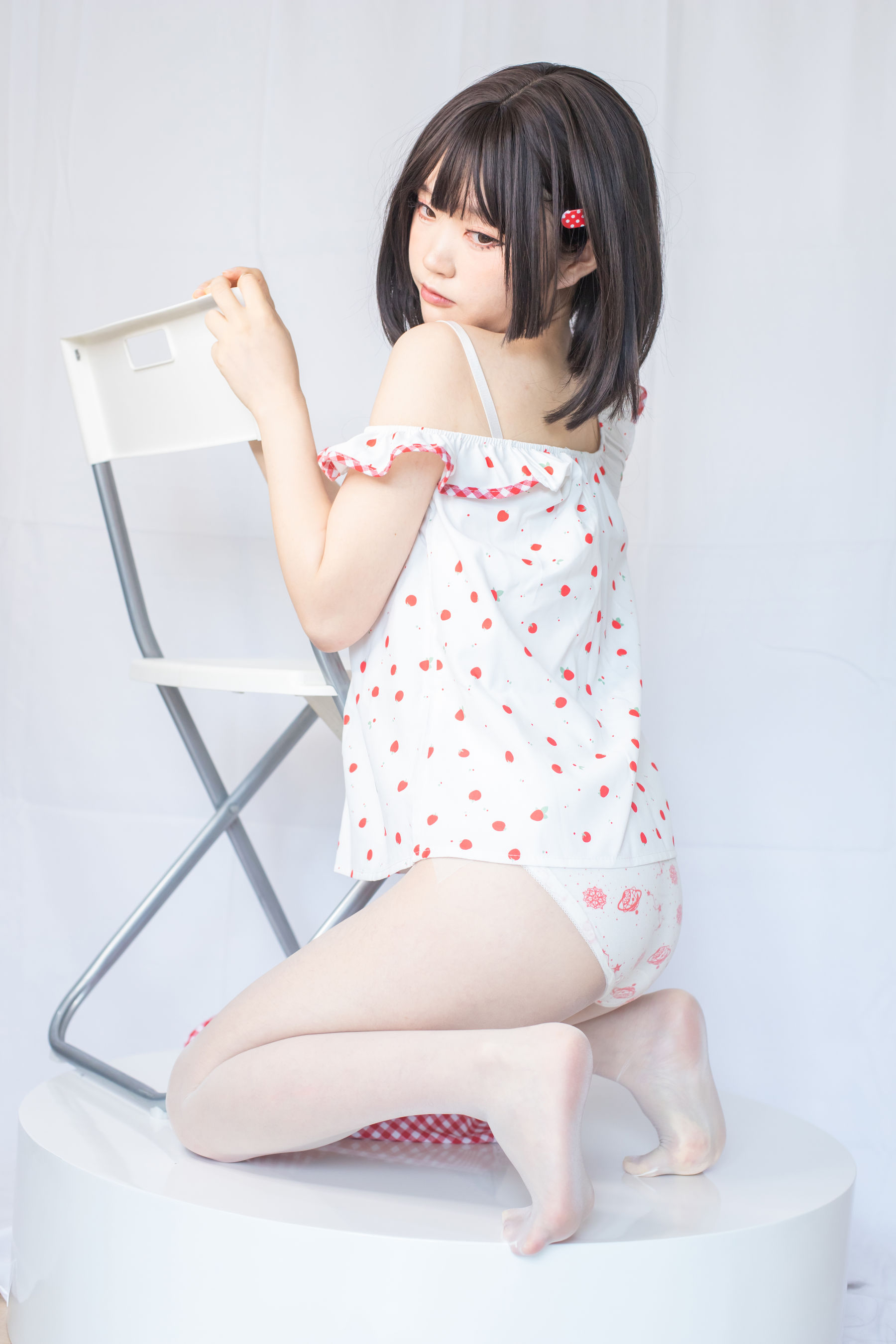 [福利COS] 神沢永莉 - 粉色格子裙