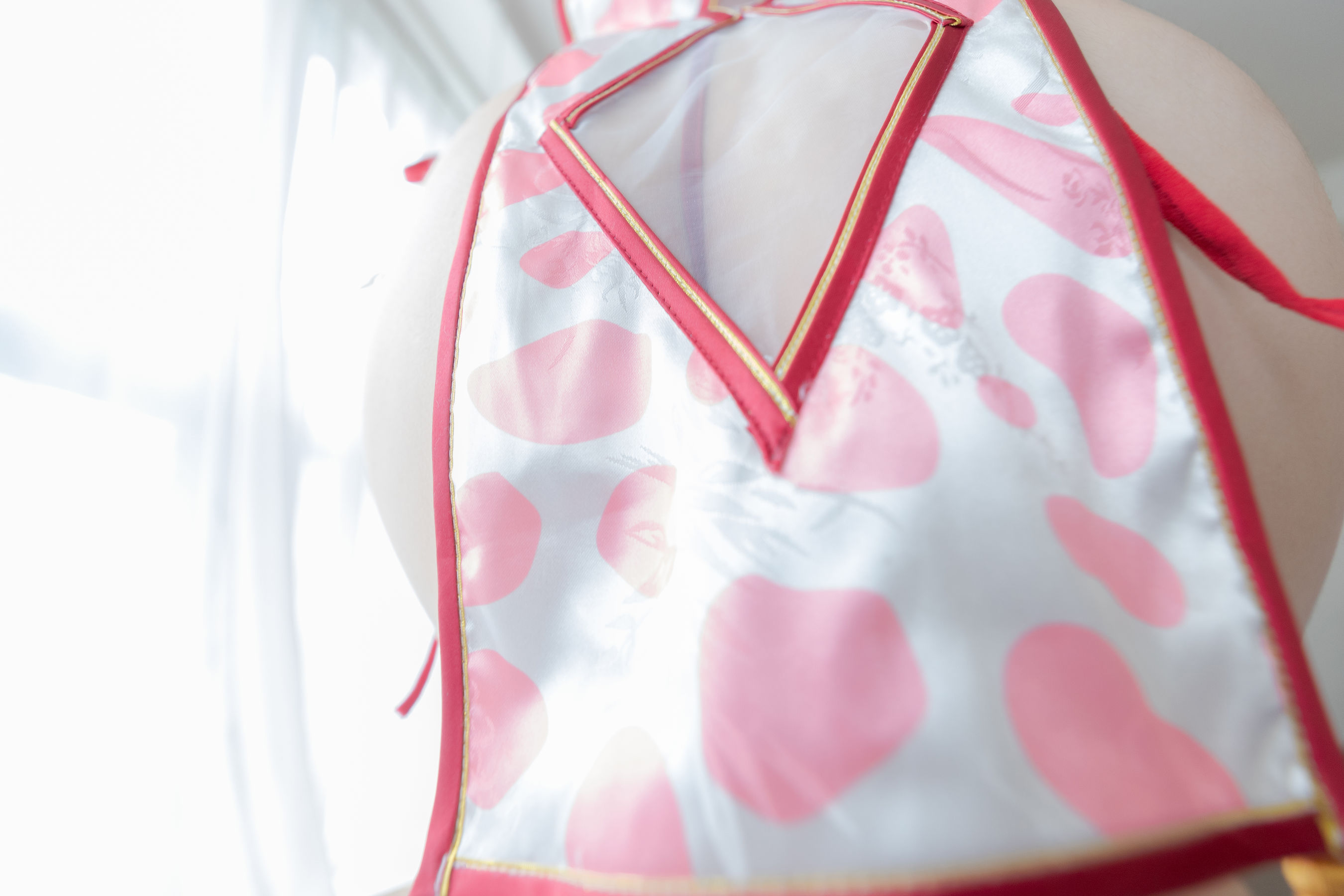[福利COS] 胡桃猫Kurumineko - 蜜桃牛乳