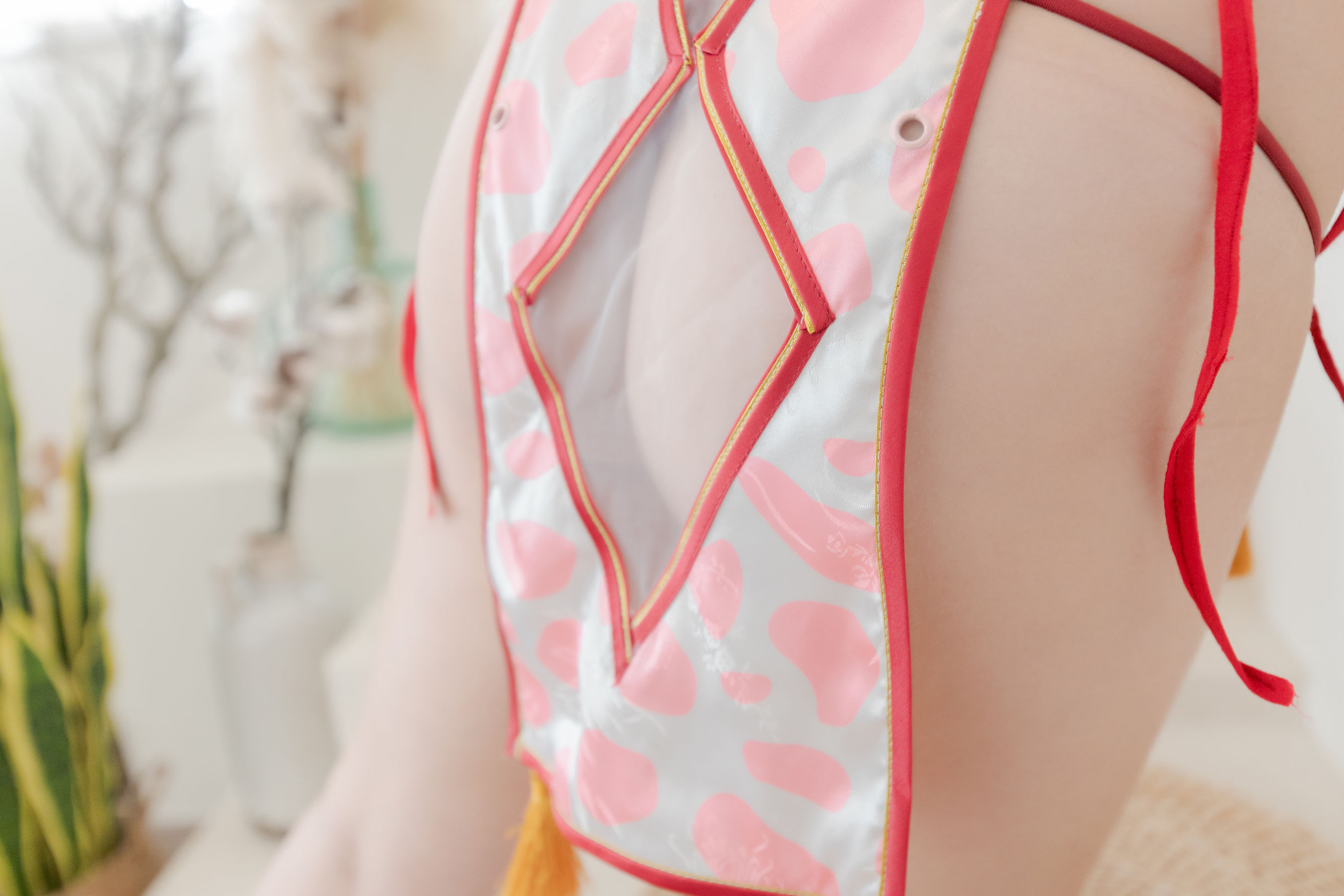 [福利COS] 胡桃猫Kurumineko - 蜜桃牛乳