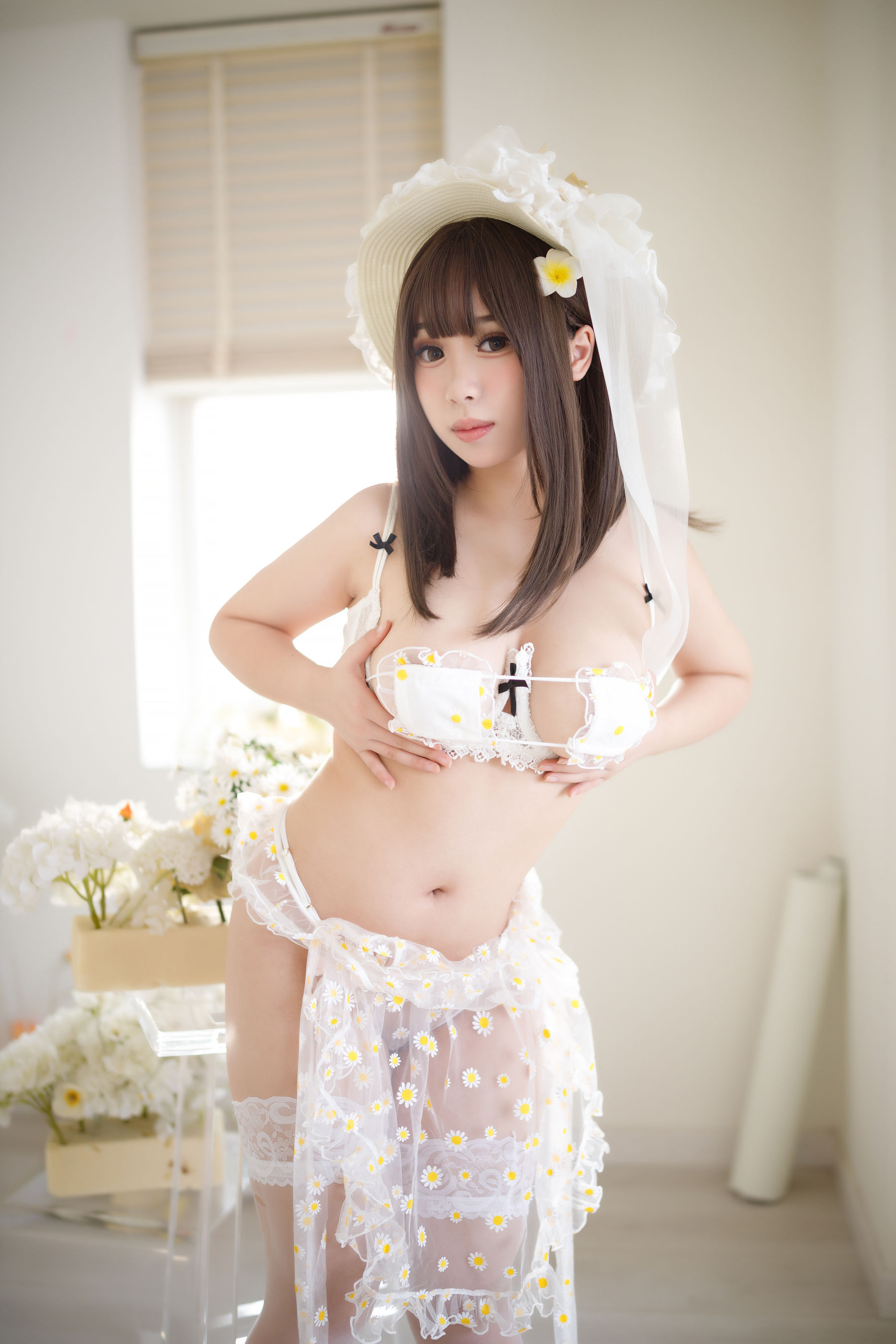[福利COS] 胡桃猫Kurumineko - 追光雏菊