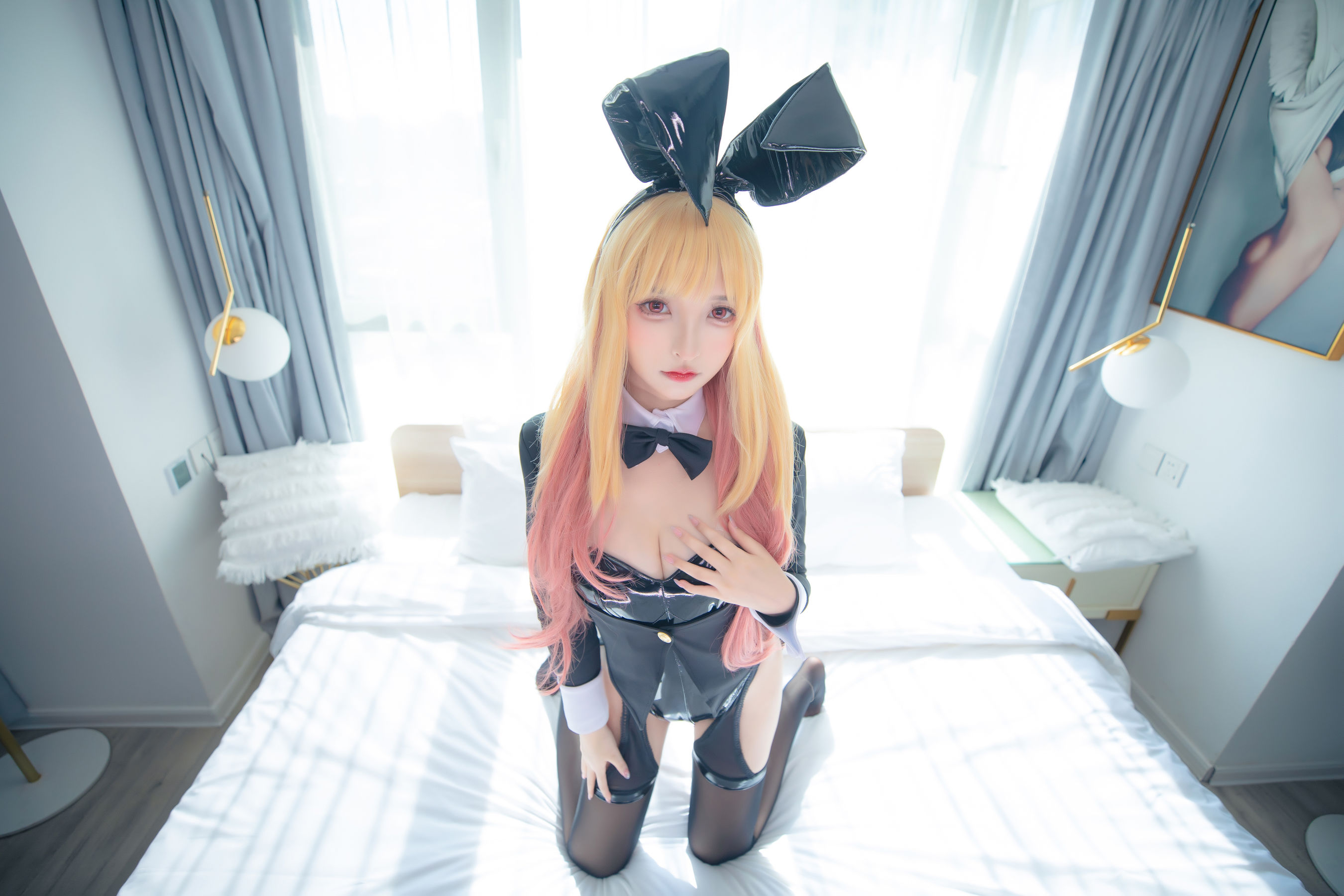 [福利COS] 萝莉神楽板真冬 之海梦兔女郎