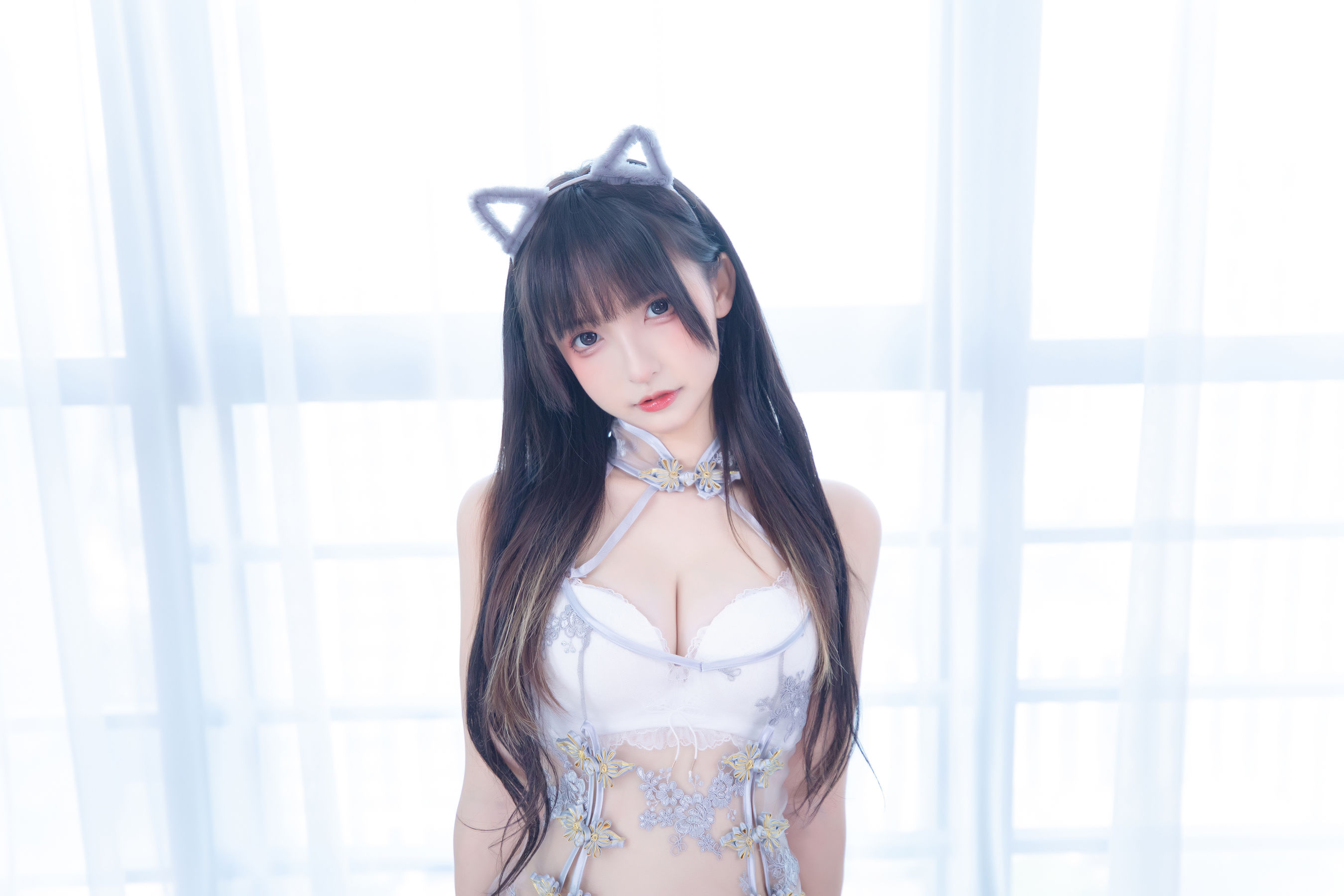 [福利COS] 萝莉神楽板真冬 之羞涩喵喵