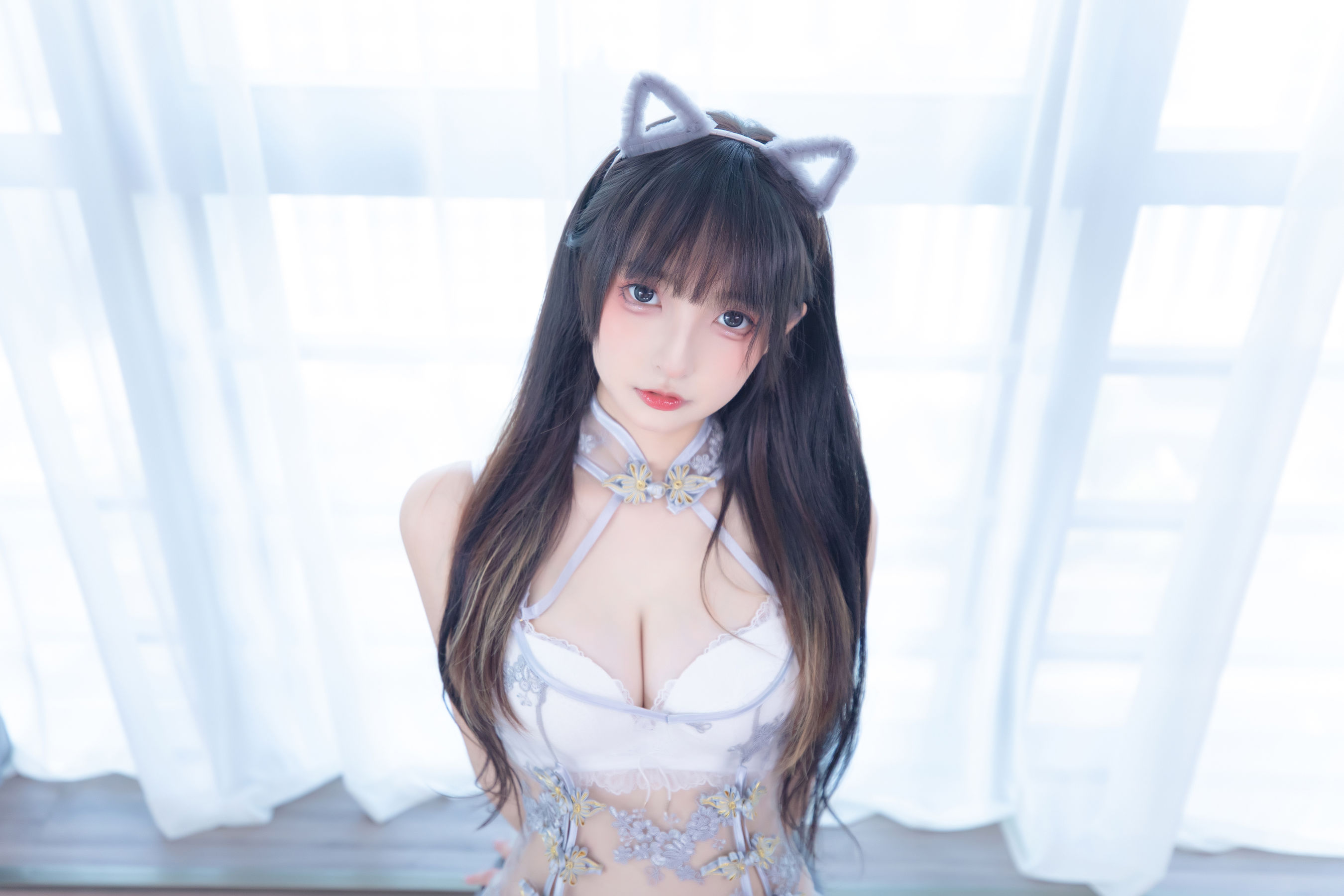 [福利COS] 萝莉神楽板真冬 之羞涩喵喵